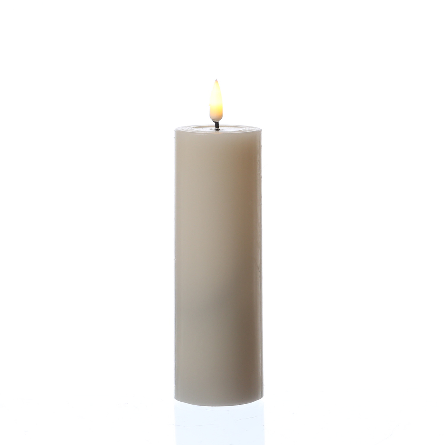 LED Stumpenkerze MIA - Echtwachs - realistische 3D Flamme - H: 15cm D: 5cm - Batterie - creme LED Stumpenkerze MIA - Echtwachs - realistische 3D Flamme - H: 15cm D: 5cm - Batterie - creme