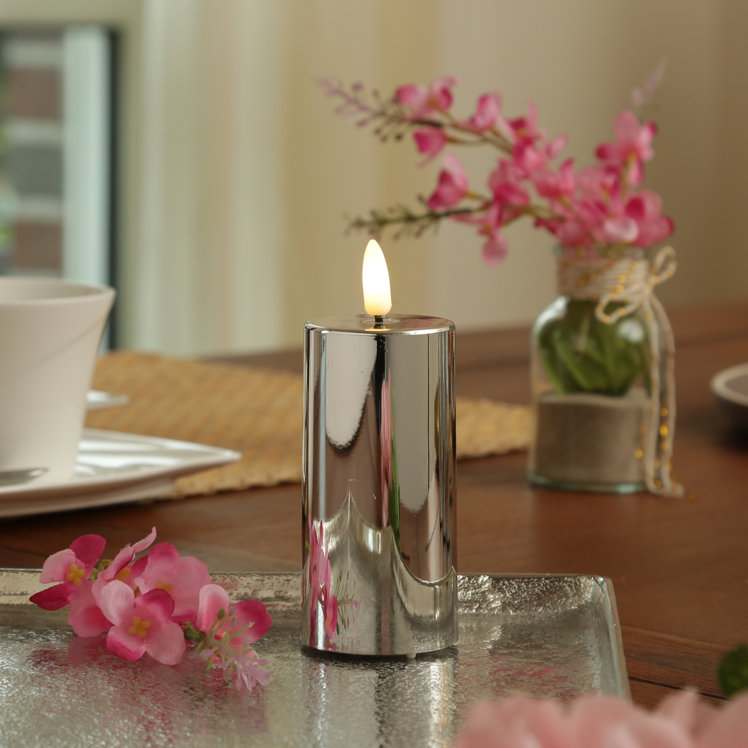 LED Kerze - Kunststoff - 3D Flamme - Timer - H: 12,5cm - D: 5cm - silber glänzend