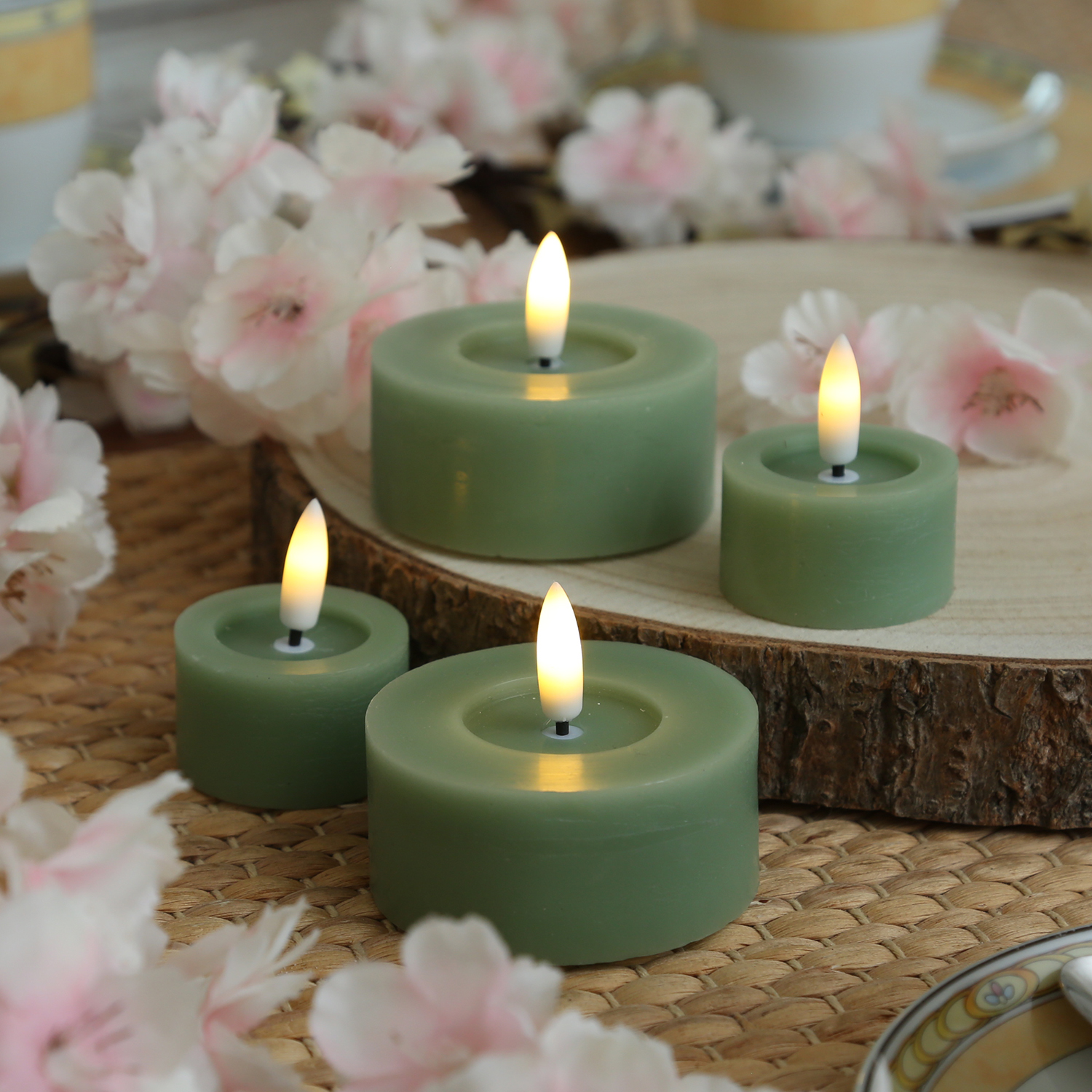 LED Maxi Teelichter LINA - Rustik-Optik - Echtwachs - Timer - D: 7cm - H: 6cm - grün - 2 Stück