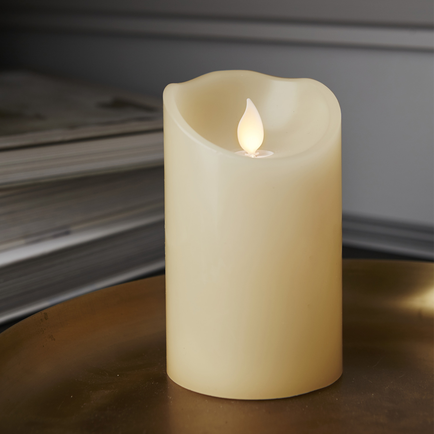 LED Stumpenkerze TWINKLE - Echtwachs - mechanisch bewegte Flamme - Timer - H: 12,5cm - creme LED Stumpenkerze TWINKLE - Echtwachs - mechanisch bewegte Flamme - Timer - H: 12,5cm - creme