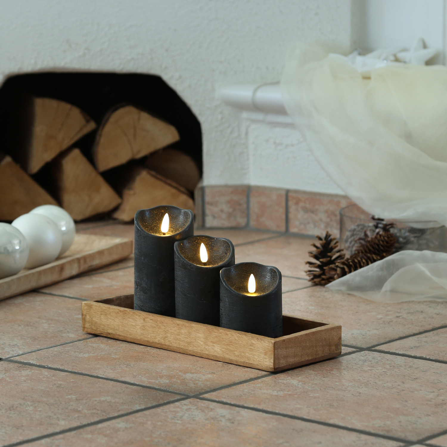 LED Stumpenkerzen RUSTIC - Echtwachs - warmweiße 3D Flamme - Batterie - Timer - schwarz - 3er Set