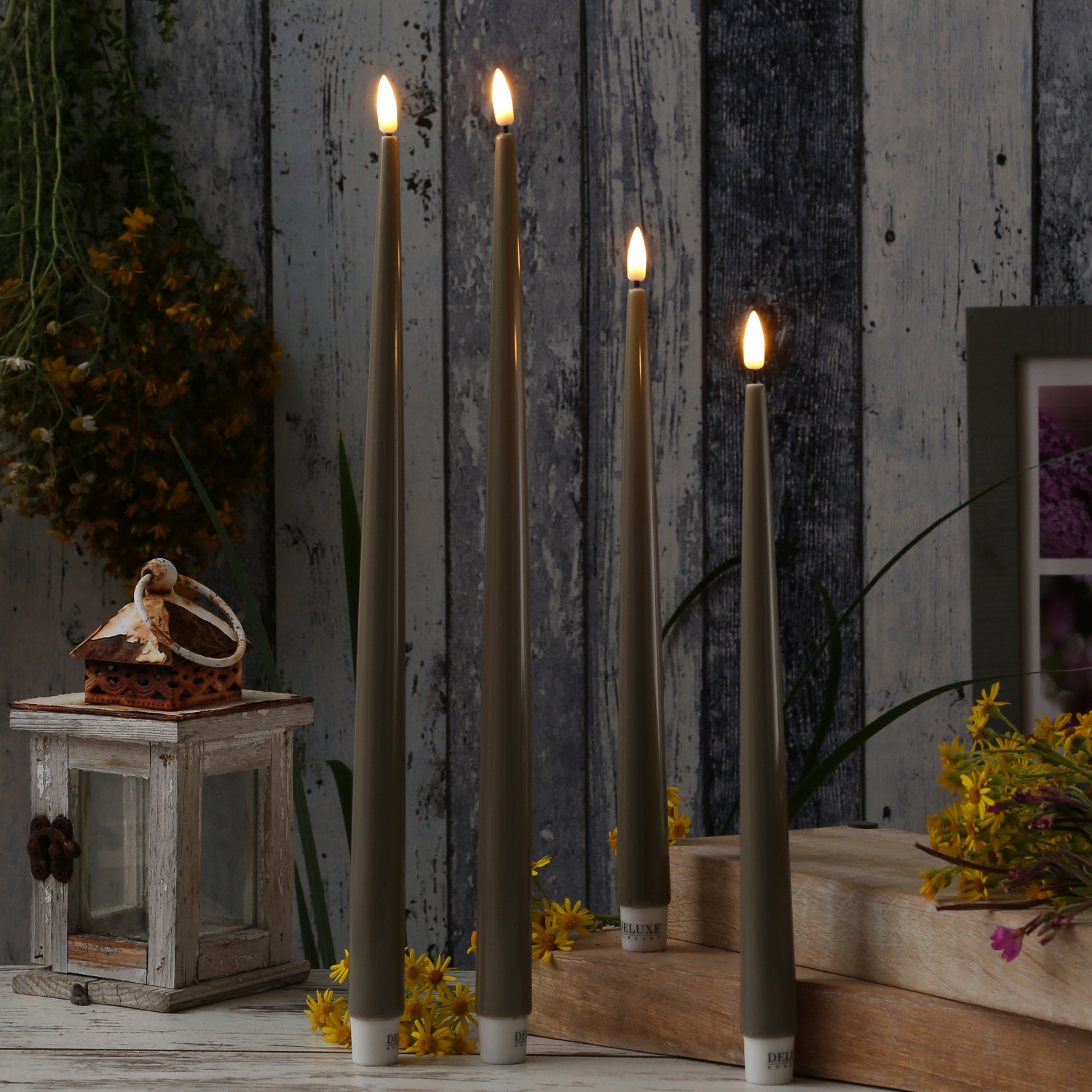 LED Stabkerzen ELLA - Echtwachs - realistische 3D Flamme - H: 38cm - sand/taupe - 2 Stück LED Stabkerzen ELLA - Echtwachs - realistische 3D Flamme - H: 38cm - sand/taupe - 2 Stück