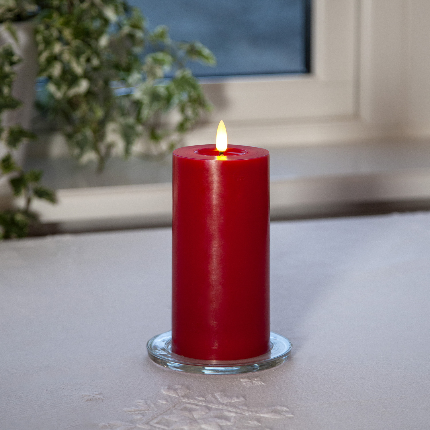 LED Stumpenkerze LINA - Echtwachs - realistische 3D Flamme - H: 17,5cm - Batterie - Timer - rot LED Stumpenkerze LINA - Echtwachs - realistische 3D Flamme - H: 17,5cm - Batterie - Timer - rot