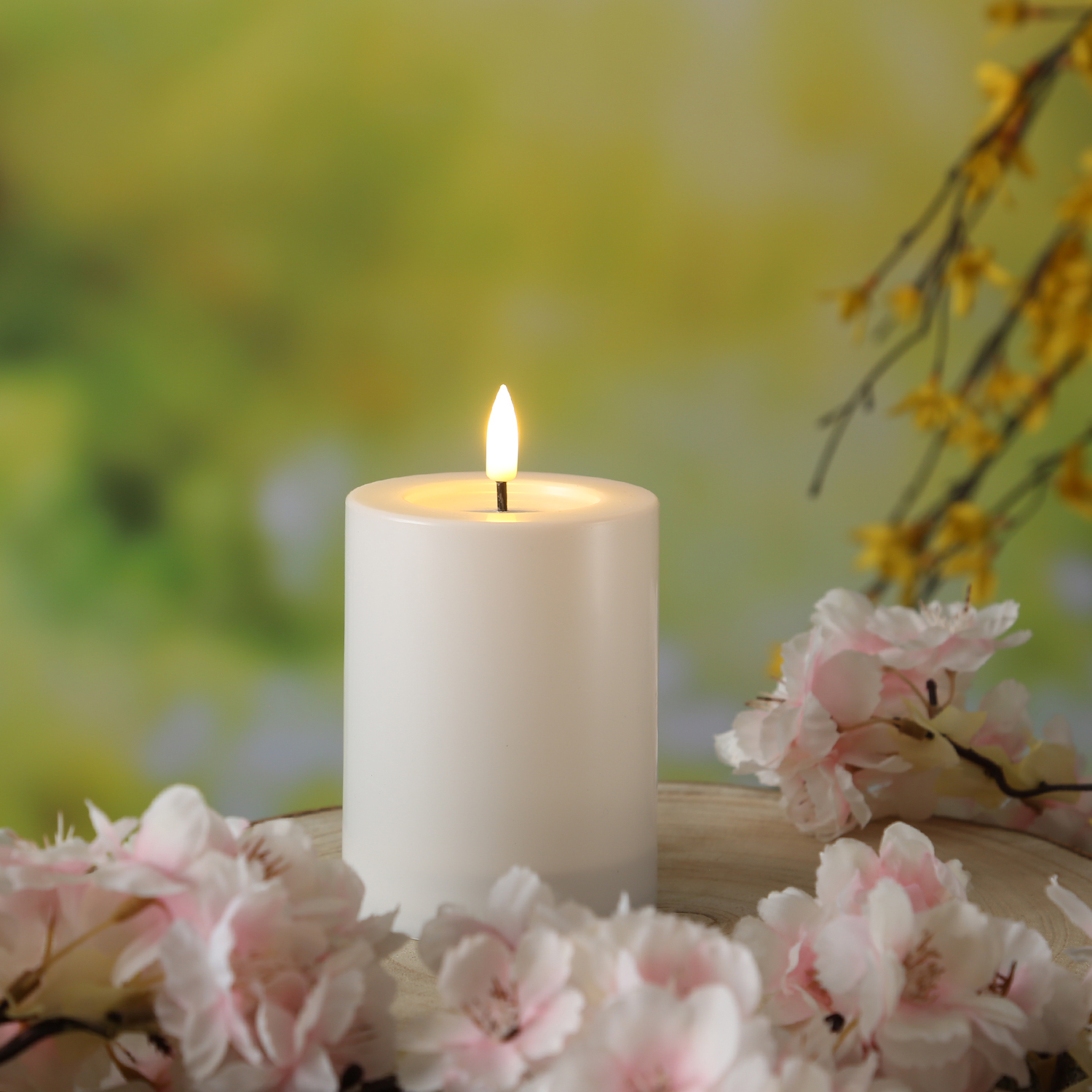 LED Solar Kerze - Outdoorkerze - H: 12,5cm, D: 7,5cm - Dämmerungssensor - für Außen - weiß