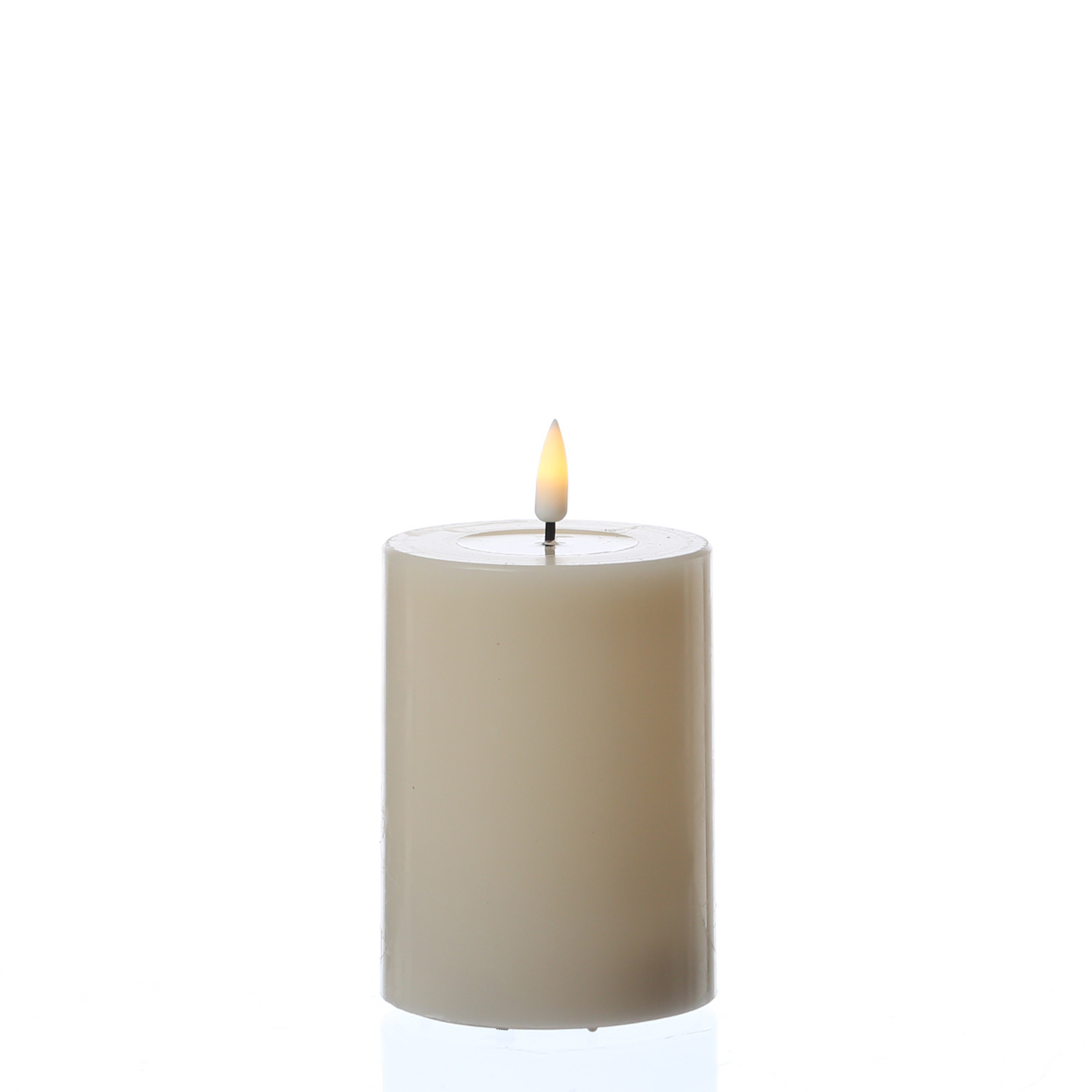LED Stumpenkerze MIA - Echtwachs - realistische 3D Flamme - H: 10cm - Batteriebetrieb - creme LED Stumpenkerze MIA - Echtwachs - realistische 3D Flamme - H: 10cm - Batteriebetrieb - creme