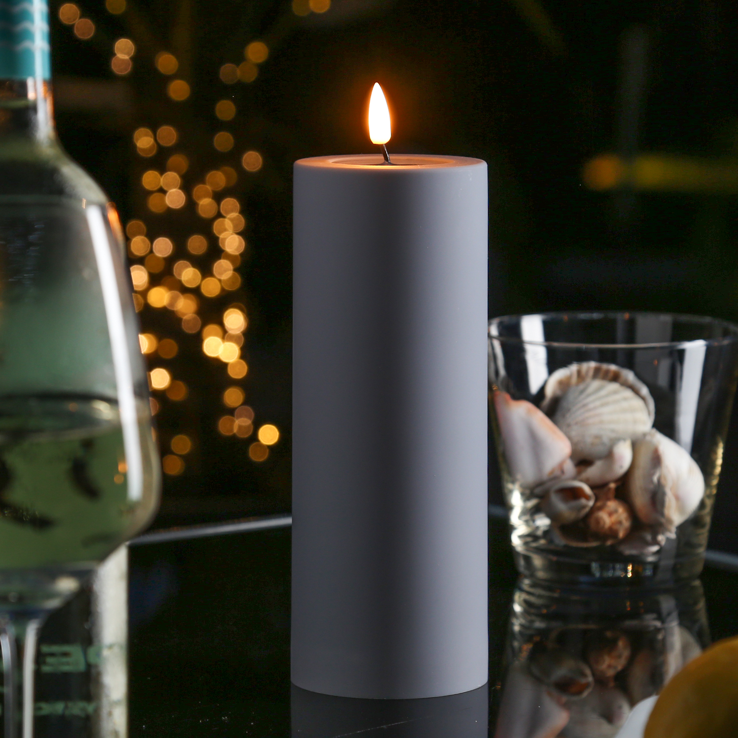 LED Stumpenkerze MIA - Kunststoff - realistische 3D Flamme - H: 20cm - outdoor - grau LED Stumpenkerze MIA - Kunststoff - realistische 3D Flamme - H: 20cm - outdoor - grau