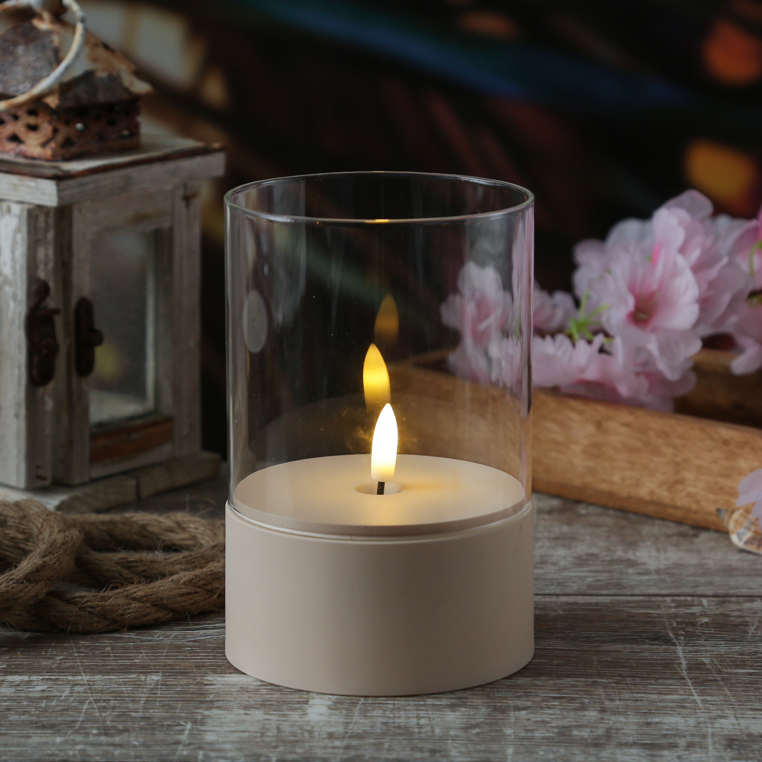 LED Windlicht - LED Kerze im Glas - 3D Flamme - Batteriebetrieb - Timer - H: 15cm - D: 10cm - creme LED Windlicht - LED Kerze im Glas - 3D Flamme - Batteriebetrieb - Timer - H: 15cm - D: 10cm - creme