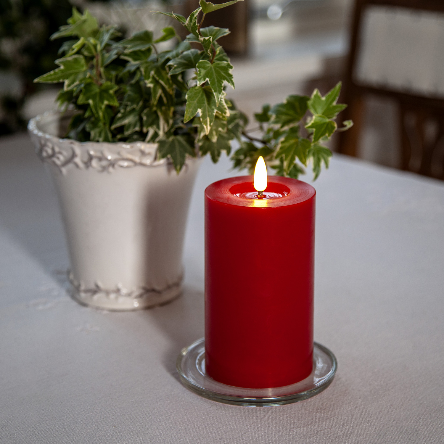 LED Stumpenkerze LINA - Echtwachs - realistische 3D Flamme - H: 15cm - Batterie - Timer - rot