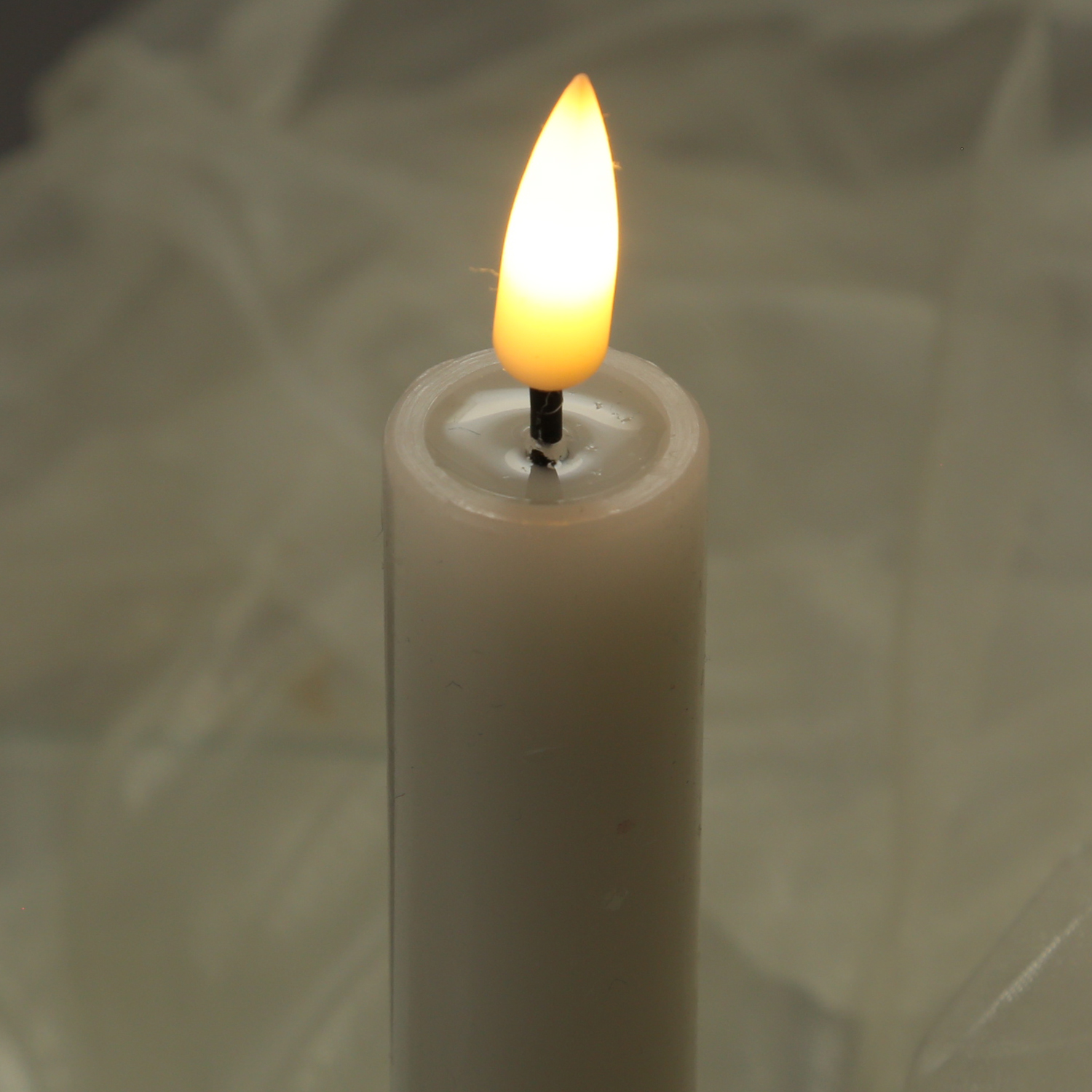 LED Stabkerzen MIA - Echtwachs - realistische 3D Flamme - H: 24cm - Batteriebetrieb - weiß - 2 Stk LED Stabkerzen MIA - Echtwachs - realistische 3D Flamme - H: 24cm - Batteriebetrieb - weiß - 2 Stk