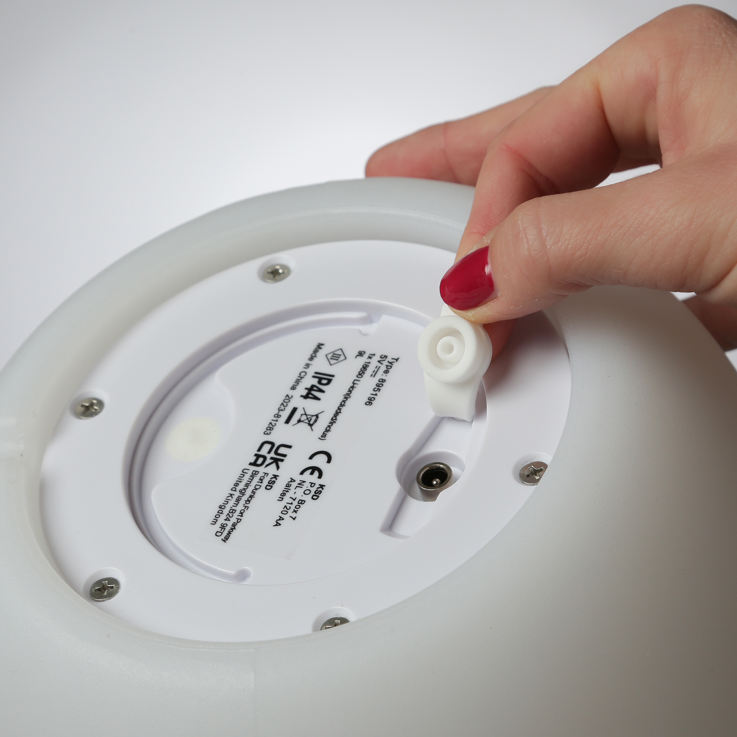 LED Lautsprecher - Gartenlautsprecher - Bluetooth - 9 warmweiße LED - H: 32cm - Outdoor LED Lautsprecher - Gartenlautsprecher - Bluetooth - 9 warmweiße LED - H: 32cm - Outdoor