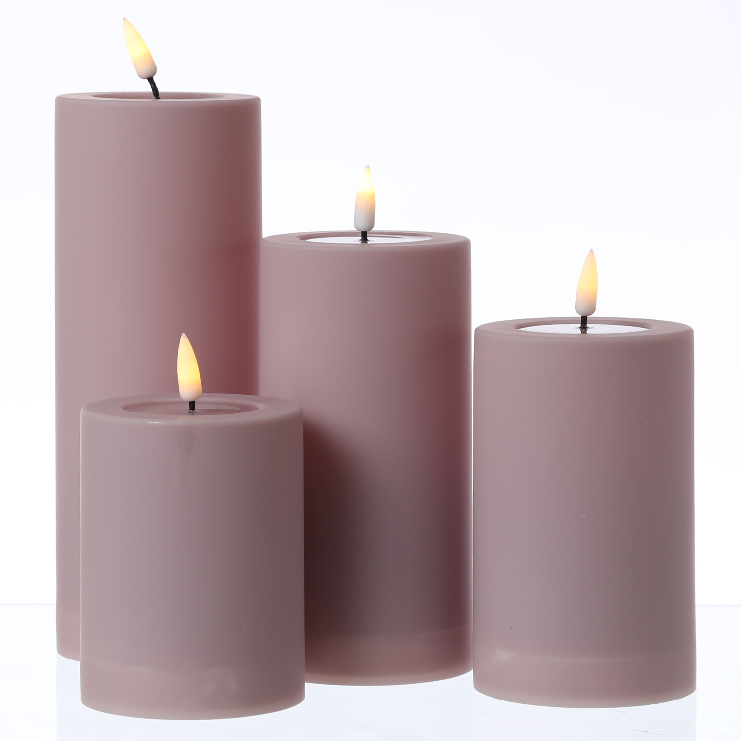 LED Stumpenkerze MIA - Kunststoff - realistische 3D Flamme - H: 15cm - outdoor - pastell lila LED Stumpenkerze MIA - Kunststoff - realistische 3D Flamme - H: 15cm - outdoor - pastell lila