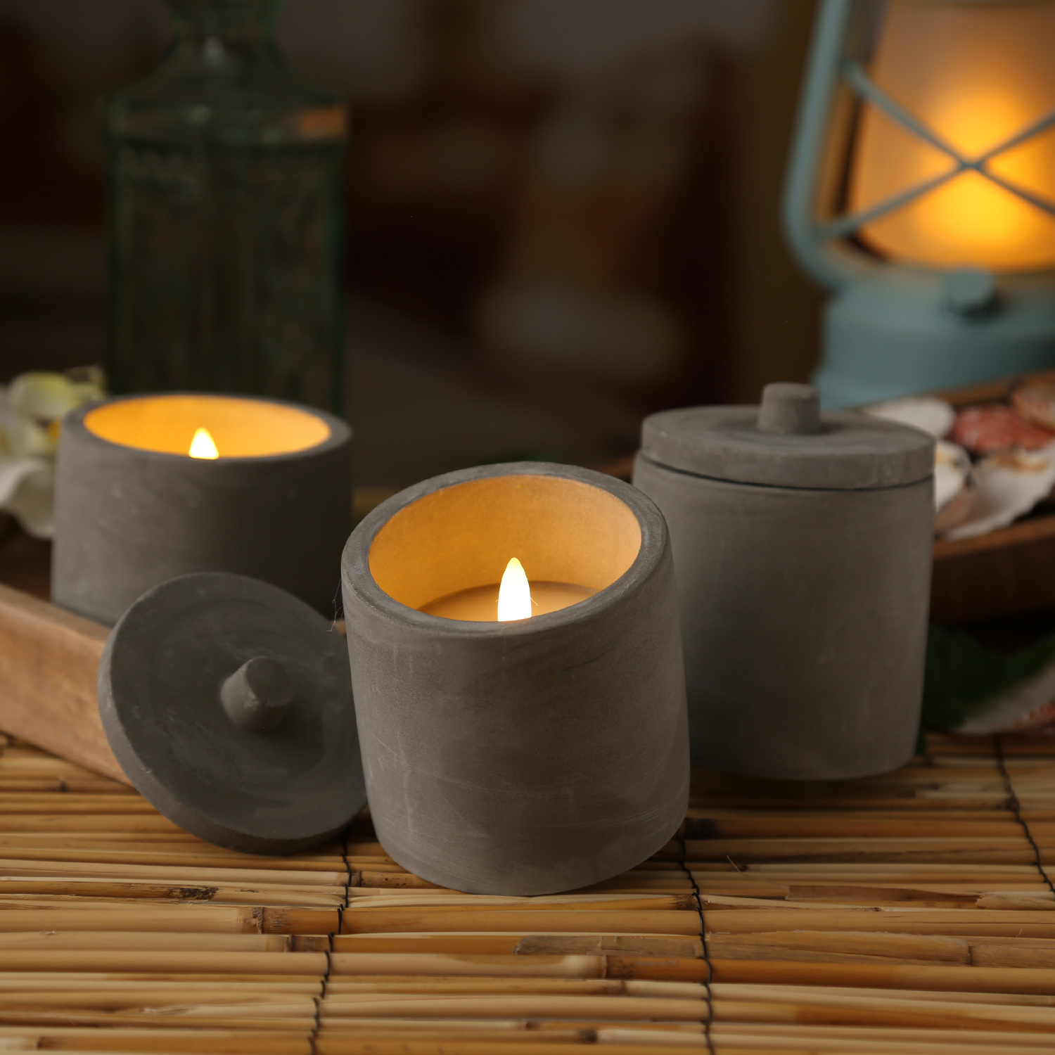 LED Kerzen im Topf - mit Deckel - Betonoptik - Timer - H: 10cm D: 8cm - grau - 3er Set LED Kerzen im Topf - mit Deckel - Betonoptik - Timer - H: 10cm D: 8cm - grau - 3er Set