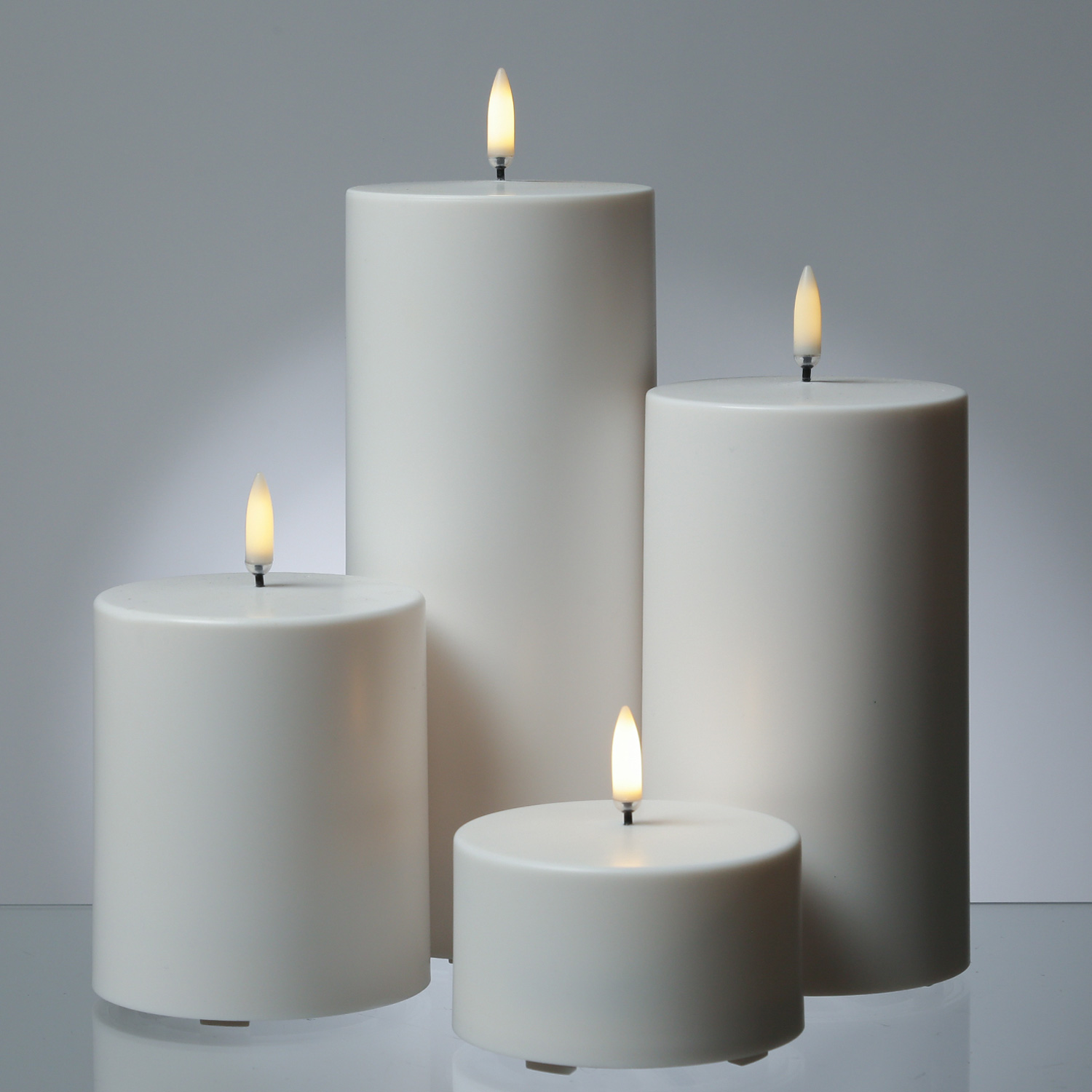 LED Kerze THEA - Kunststoff - Timer - H: 20cm - D: 8,4cm - bis zu 2500 Std.  - für Außen - weiß