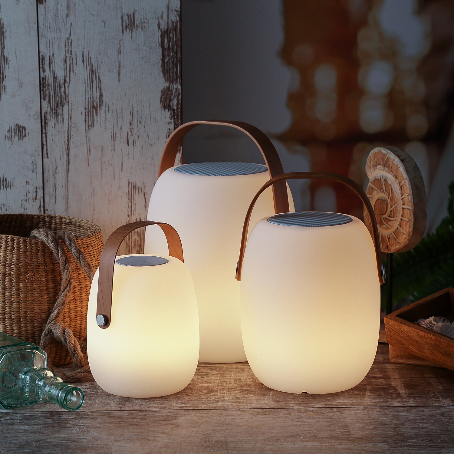 LED Lautsprecher - Gartenlautsprecher - Bluetooth - 9 warmweiße LED - H: 32cm - Outdoor LED Lautsprecher - Gartenlautsprecher - Bluetooth - 9 warmweiße LED - H: 32cm - Outdoor