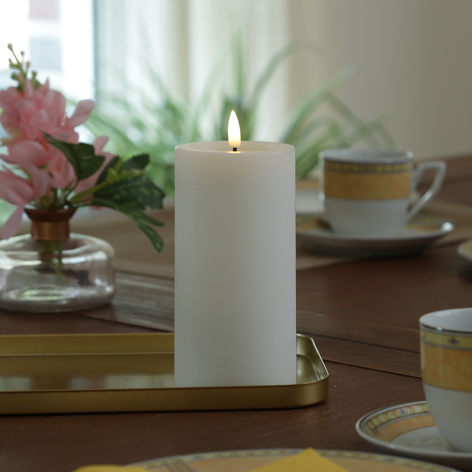 LED Kerze UNIQUE - Rustik-Optik - Echtwachs - H: 15cm - D: 7,5cm - bis zu 1500 Std. - weiß LED Kerze UNIQUE - Rustik-Optik - Echtwachs - H: 15cm - D: 7,5cm - bis zu 1500 Std. - weiß