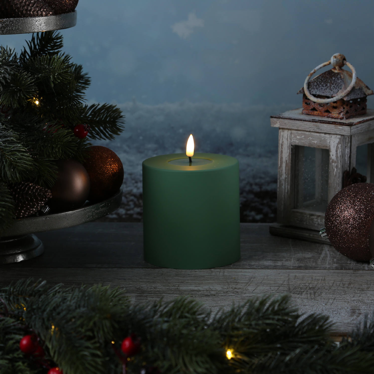 LED Stumpenkerze MIA - Kunststoff - realistische 3D Flamme - H: 10cm - f. Außen - grün LED Stumpenkerze MIA - Kunststoff - realistische 3D Flamme - H: 10cm - f. Außen - grün