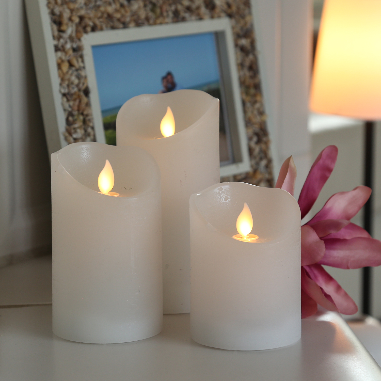 LED Kerzenset M-TWINKLE - Echtwachs - mechanisch bewegte Flamme - Fernbedienung - weiß - 3er Set LED Kerzenset M-TWINKLE - Echtwachs - mechanisch bewegte Flamme - Fernbedienung - weiß - 3er Set