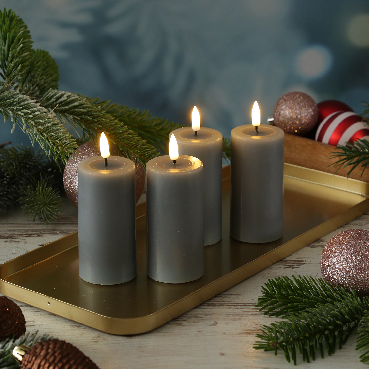 LED Stumpenkerzen Mit Fernbedienung LED Adventskerzen Set – 4 Echtwachskerzen 7,5x10 Cm, Grau, Mit Fernbedienung & Timer, Batterien Inklusive, Flackernde 3D-Flamme