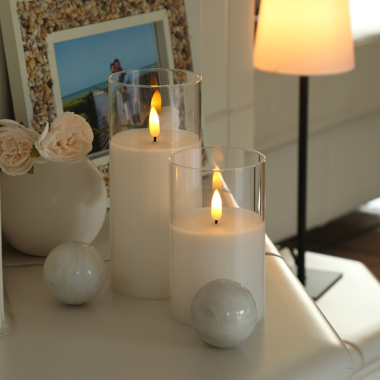 LED Kerze im Glas - Windlicht - Echtwachs - flackernde 3D Flamme - Timer - H: 17,5cm - weiß LED Kerze im Glas - Windlicht - Echtwachs - flackernde 3D Flamme - Timer - H: 17,5cm - weiß