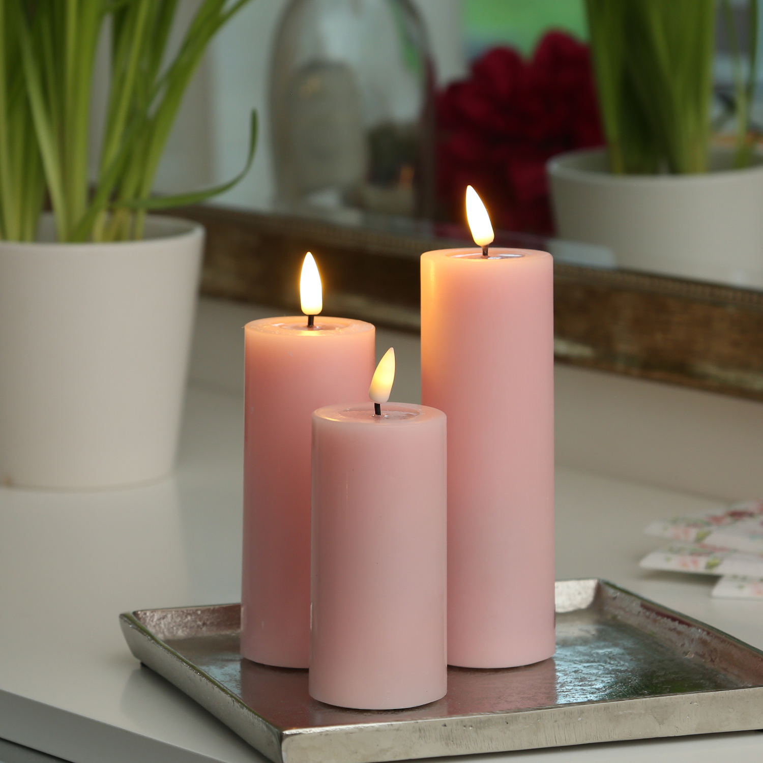 LED Stumpenkerze MIA - Echtwachs - realistische 3D Flamme - H: 10cm D: 5cm - Batterie - rosa LED Stumpenkerze MIA - Echtwachs - realistische 3D Flamme - H: 10cm D: 5cm - Batterie - rosa
