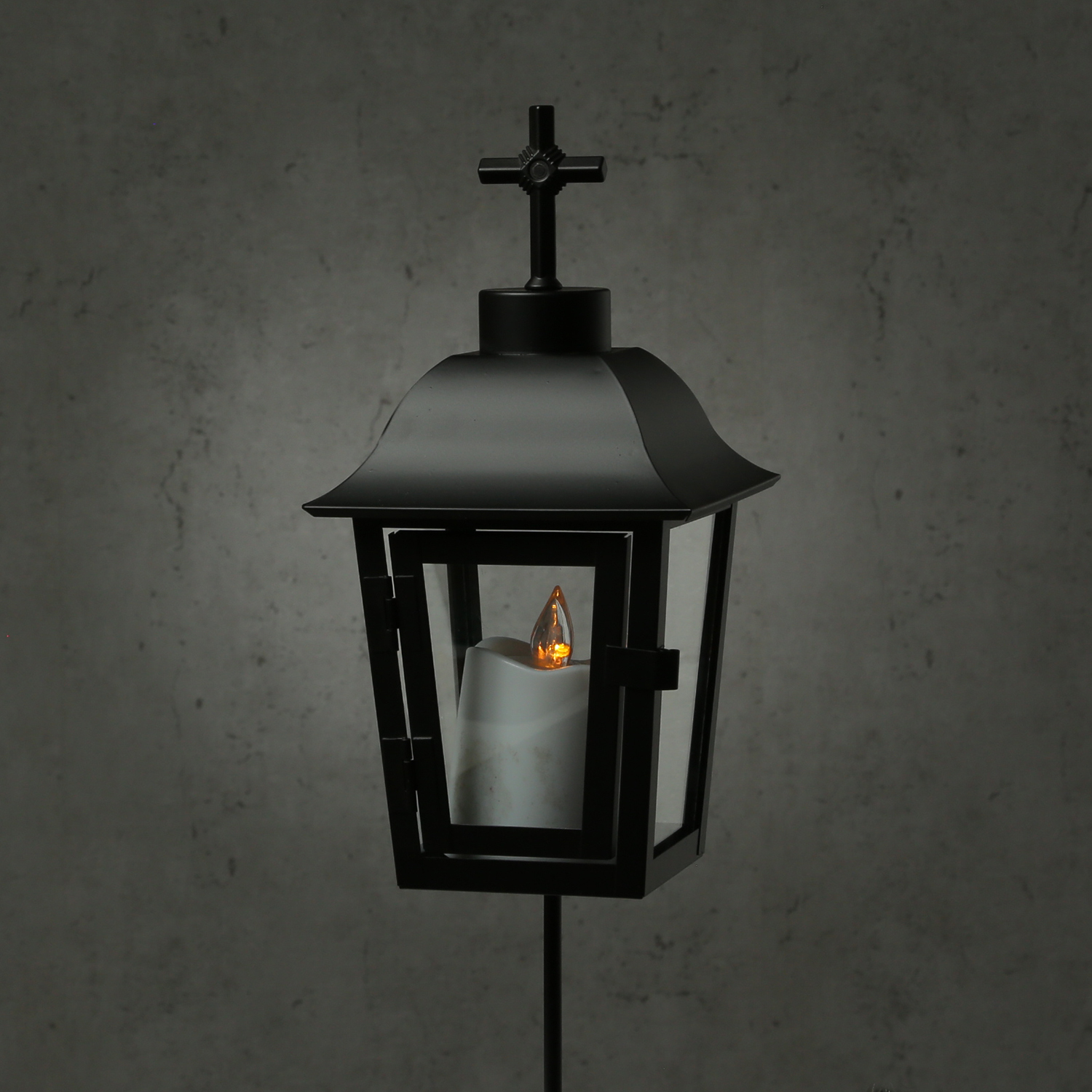 Grablaterne mit weißer LED Kerze - Grablampe mit 2 wechselbaren Spitzen/Erdspieß - H: 51cm - schwarz