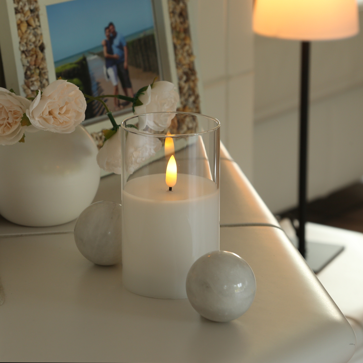 LED Kerze im Glas - Windlicht - Echtwachs - flackernde 3D Flamme - Timer - H: 12,5cm - D: 7,5cm LED Kerze im Glas - Windlicht - Echtwachs - flackernde 3D Flamme - Timer - H: 12,5cm - D: 7,5cm