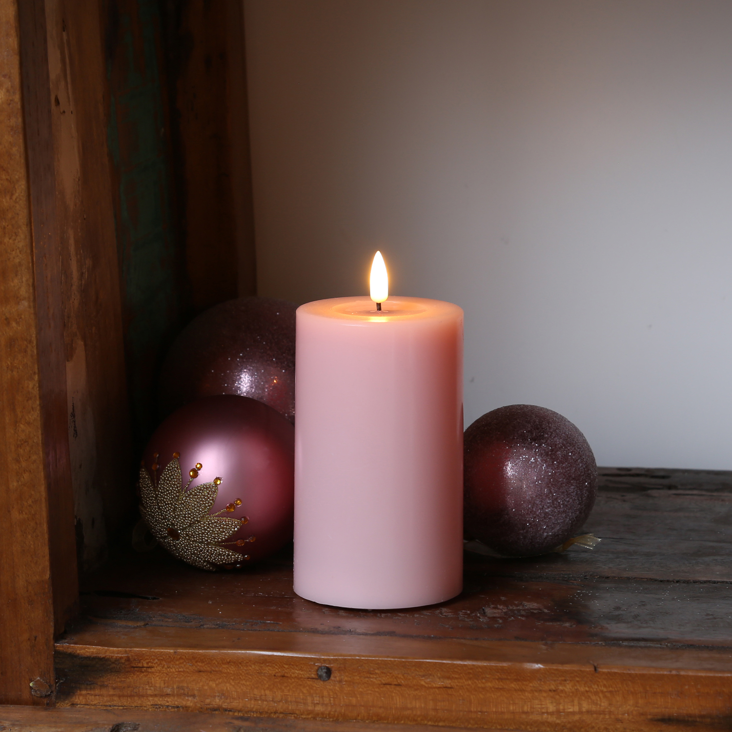 LED Stumpenkerze MIA - Echtwachs - realistische 3D Flamme - H: 12,5cm - Batteriebetrieb - rosa LED Stumpenkerze MIA - Echtwachs - realistische 3D Flamme - H: 12,5cm - Batteriebetrieb - rosa