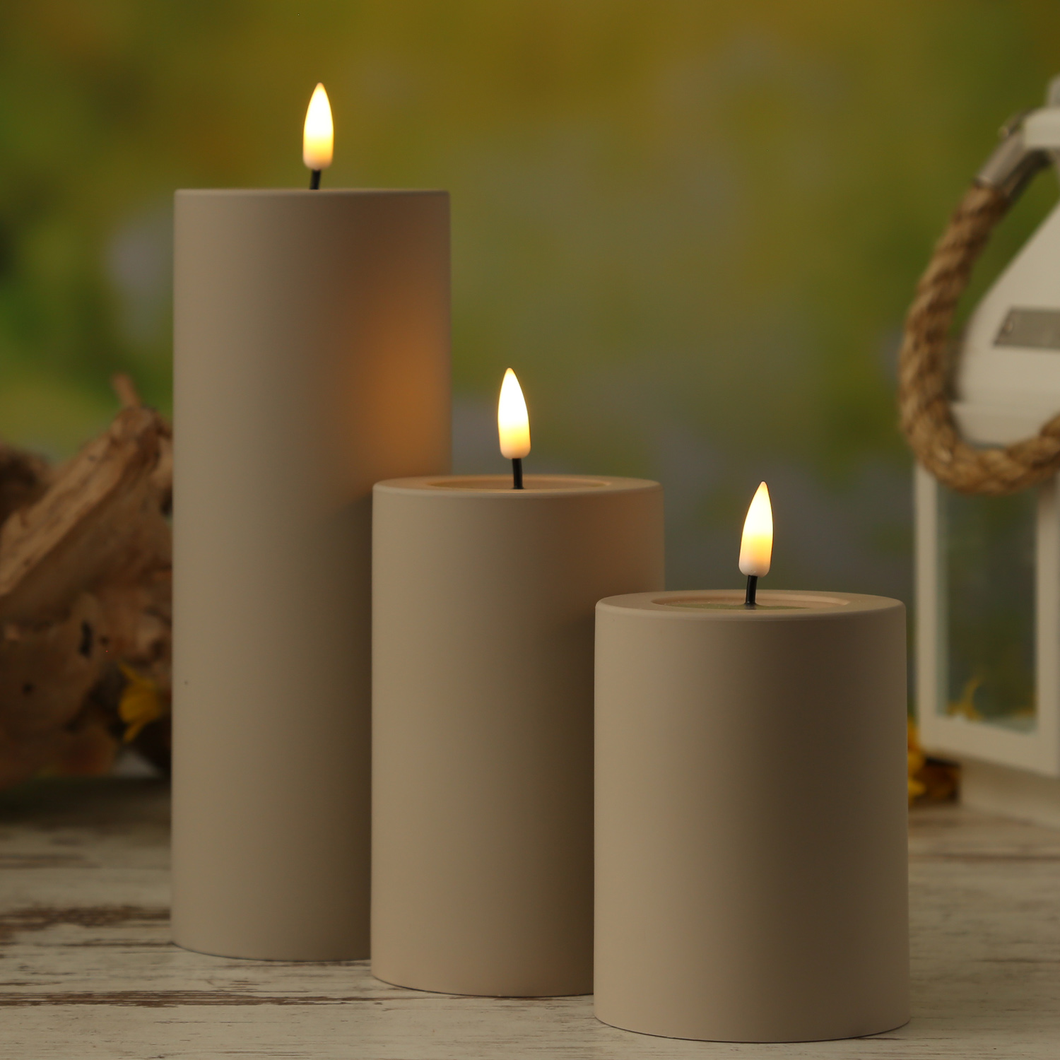 LED Stumpenkerze MIA - Kunststoff - 3D Flamme - H: 10cm - D: 7,5cm - für Außen - sand LED Stumpenkerze MIA - Kunststoff - 3D Flamme - H: 10cm - D: 7,5cm - für Außen - sand