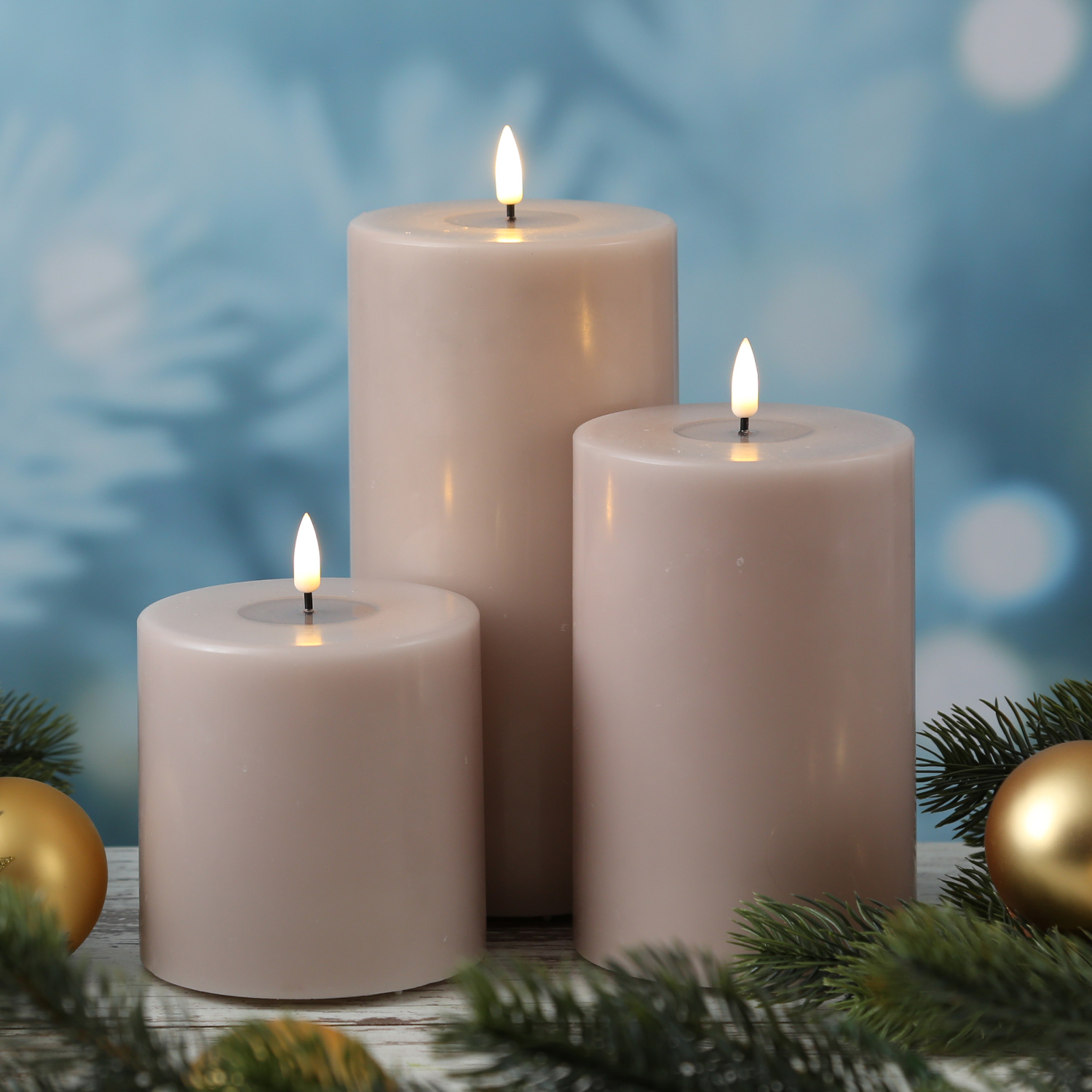 LED Stumpenkerze MIA - Echtwachs - realistische 3D Flamme - H: 15cm - D: 10cm - altrosa LED Stumpenkerze MIA - Echtwachs - realistische 3D Flamme - H: 15cm - D: 10cm - altrosa