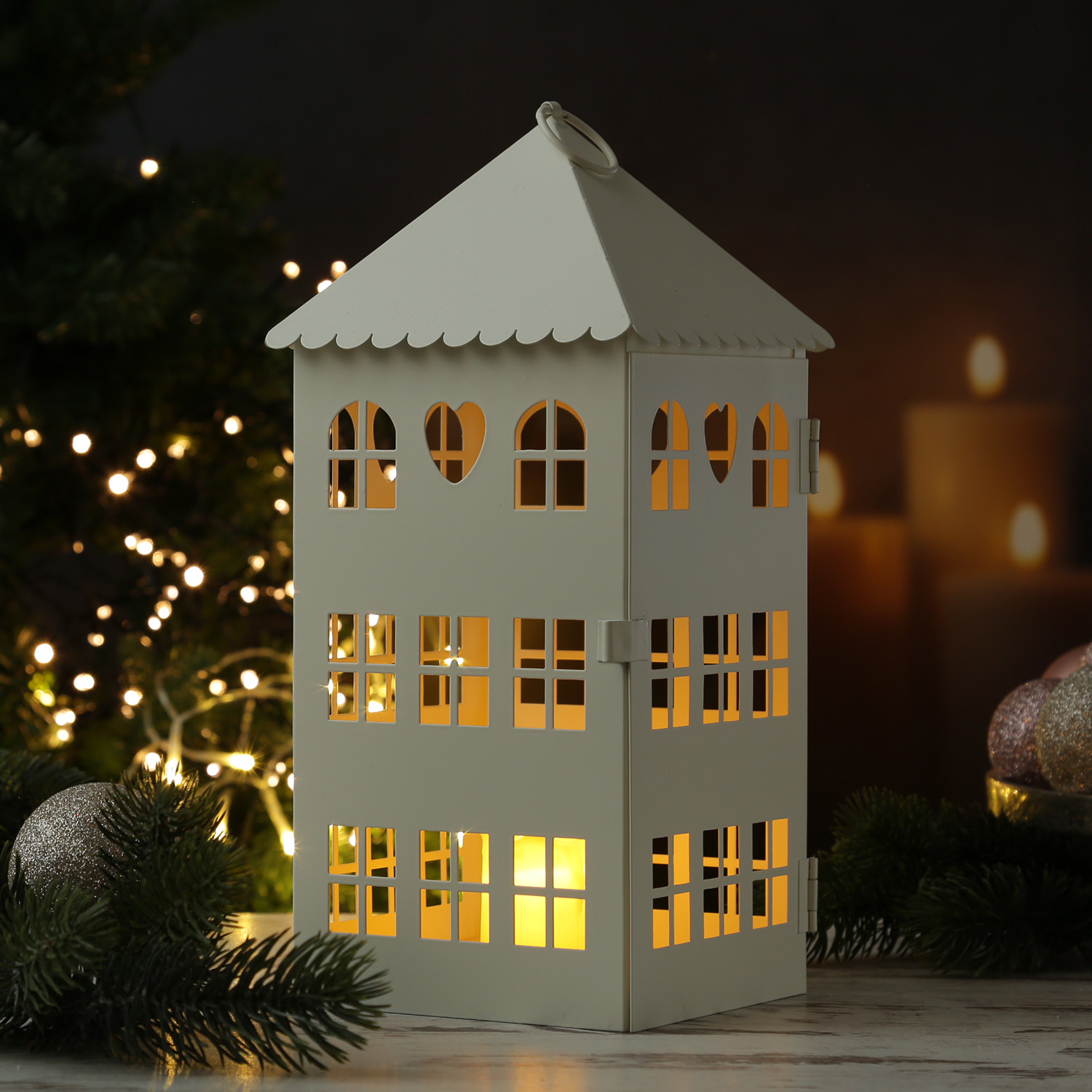 Laternen in Hausform mit Herz - 2er Set Metallhäuser - Lichthäuser - H: 30cm/23cm - weiß Laternen in Hausform mit Herz - 2er Set Metallhäuser - Lichthäuser - H: 30cm/23cm - weiß