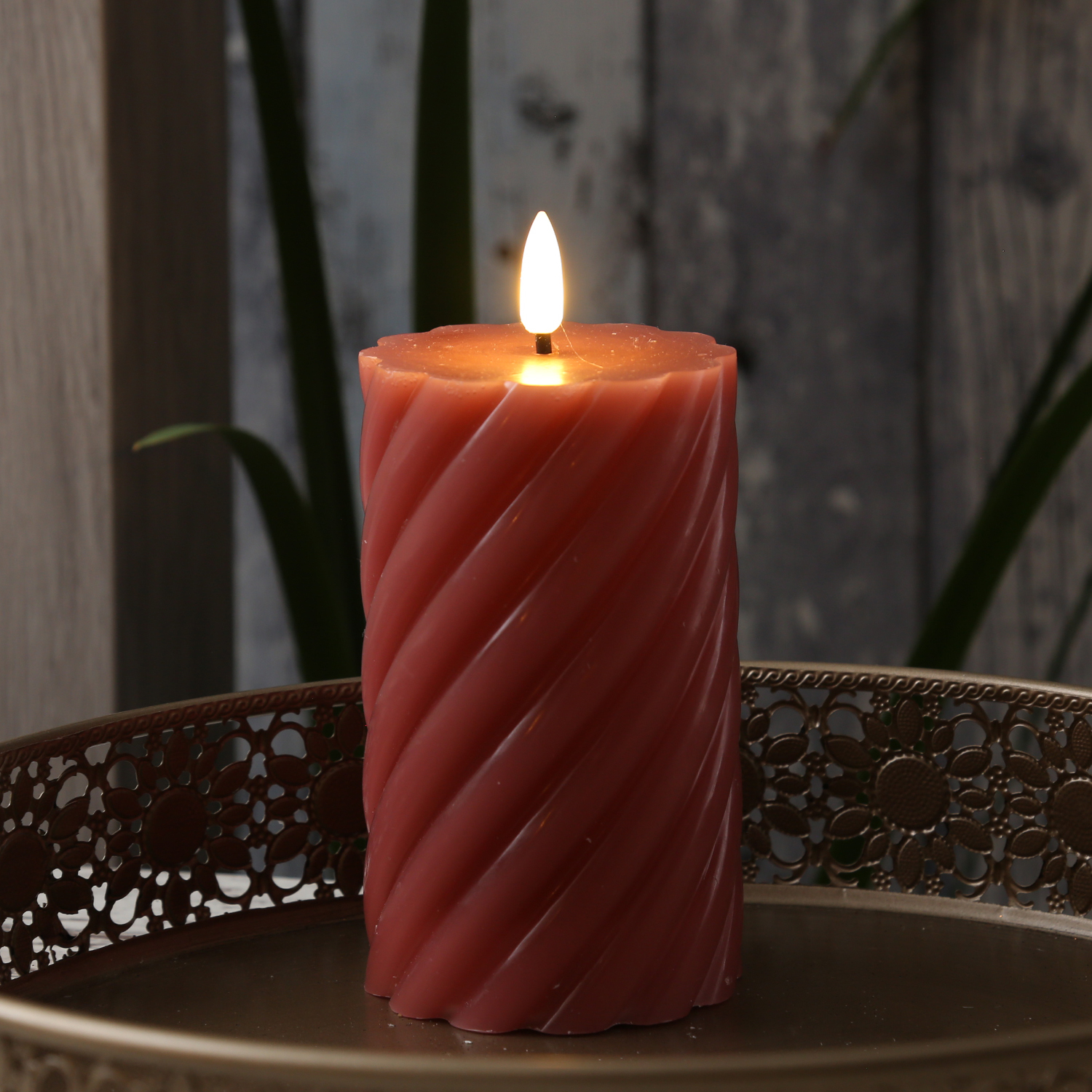 LED Stumpenkerze SWIRL - Echtwachs - warmweiße 3D Flamme - H: 15cm - Batterie - Timer - altrosa LED Stumpenkerze SWIRL - Echtwachs - warmweiße 3D Flamme - H: 15cm - Batterie - Timer - altrosa