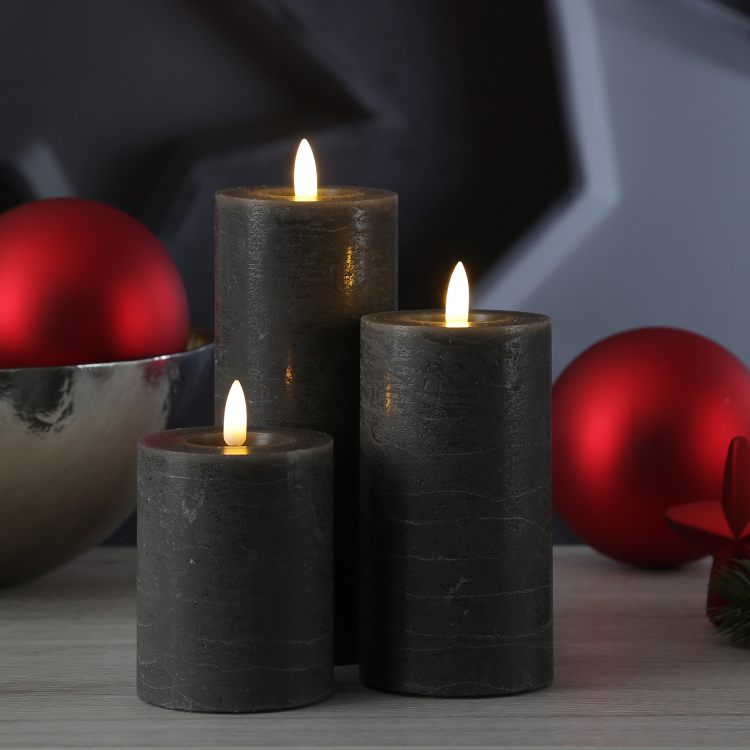 LED Kerzenset LINA - Rustik-Optik - Echtwachs - 3D Flamme - 3 Größen - Timer - anthrazit - 3er Set LED Kerzenset LINA - Rustik-Optik - Echtwachs - 3D Flamme - 3 Größen - Timer - anthrazit - 3er Set