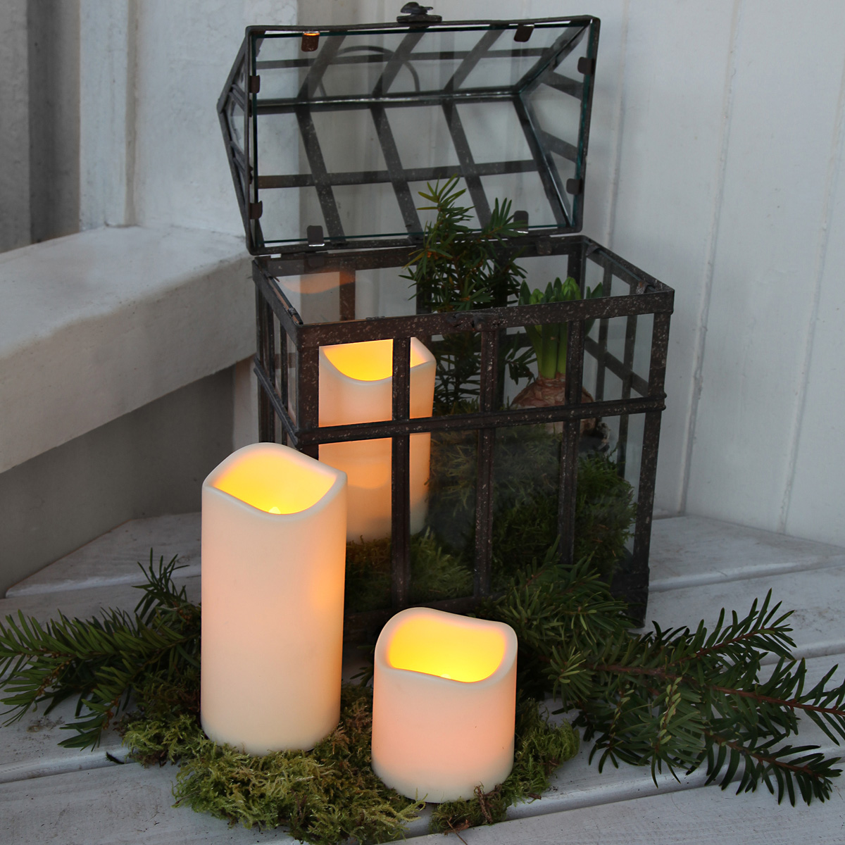 LED Stumpenkerze "Paul" - flackernde LED - H: 11,5cm - Batteriebetrieb - Timer - outdoor - creme LED Stumpenkerze "Paul" - flackernde LED - H: 11,5cm - Batteriebetrieb - Timer - outdoor - creme