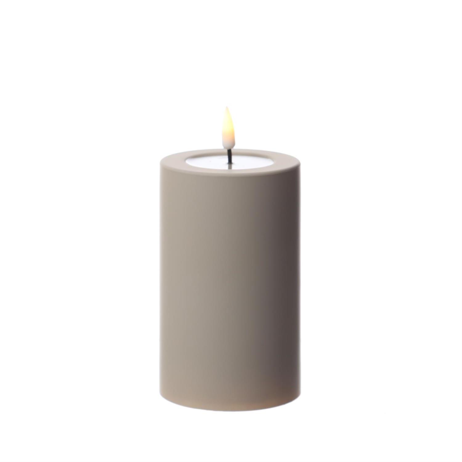 LED Stumpenkerze MIA - Kunststoff - 3D Flamme - H- 12-5cm - D- 7-5cm - für Aussen - sand LED Stumpenkerze MIA - Kunststoff - 3D Flamme - H- 12-5cm - D- 7-5cm - fuer Aussen - sand