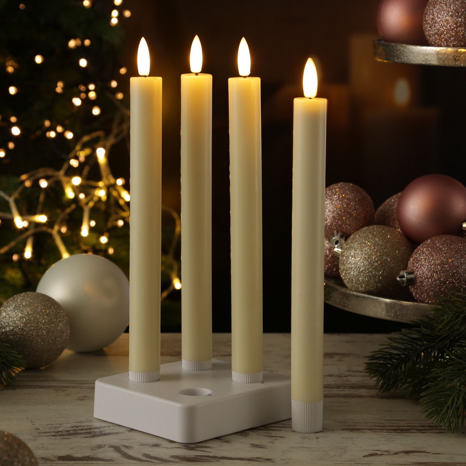 LED Stabkerzen LISA - Echtwachs - mit Ladestation - inkl. Fernbedienung - H: 25cm - creme - 4er Set LED Stabkerzen LISA - Echtwachs - mit Ladestation - inkl. Fernbedienung - H: 25cm - creme - 4er Set