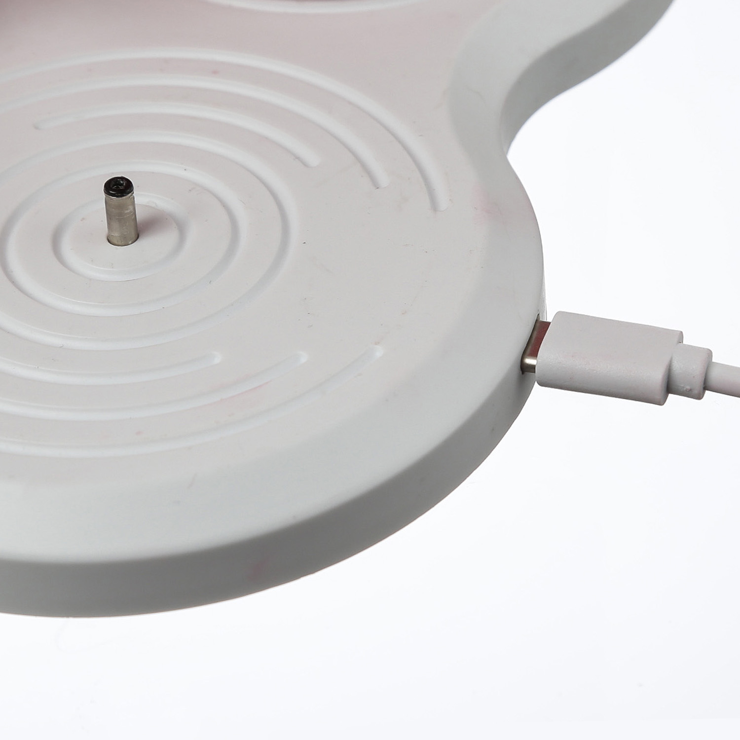 LED Kerzenset LISA - Rustik-Optik - Echtwachs - 3 Größen - mit Ladestation - creme - 3er Set