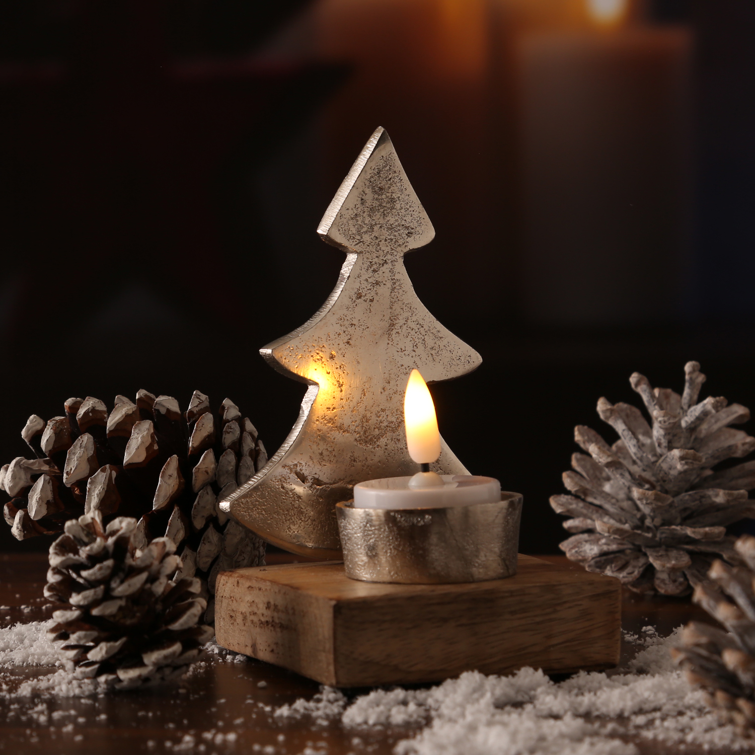 Teelichthalter TANNENBAUM - Aluminium - Mangoholzsockel - H: 13,2cm - natur, silber Teelichthalter TANNENBAUM - Aluminium - Mangoholzsockel - H: 13,2cm - natur, silber