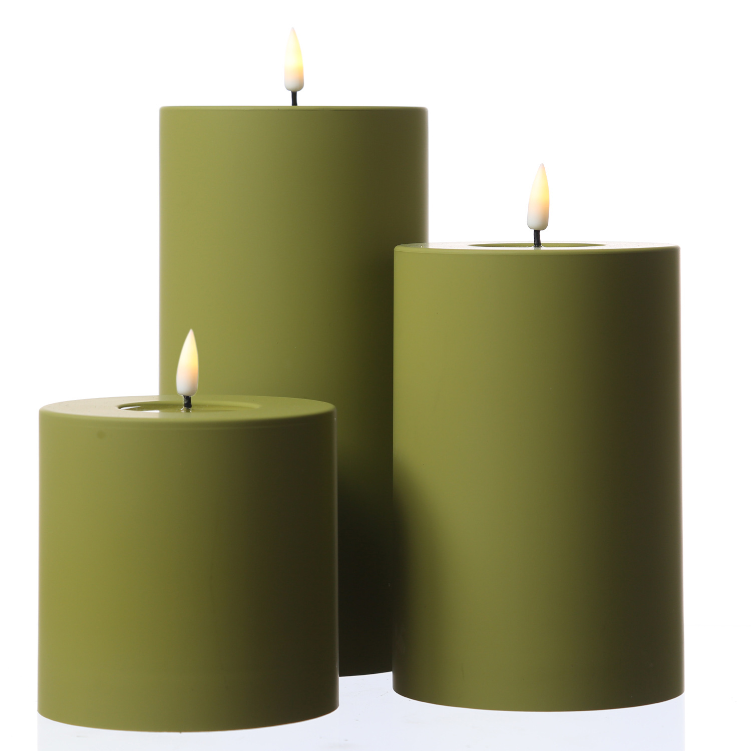 LED Stumpenkerze MIA - Kunststoff - 3D Flamme - H: 10cm - D: 10cm - für Außen - olivgrün
