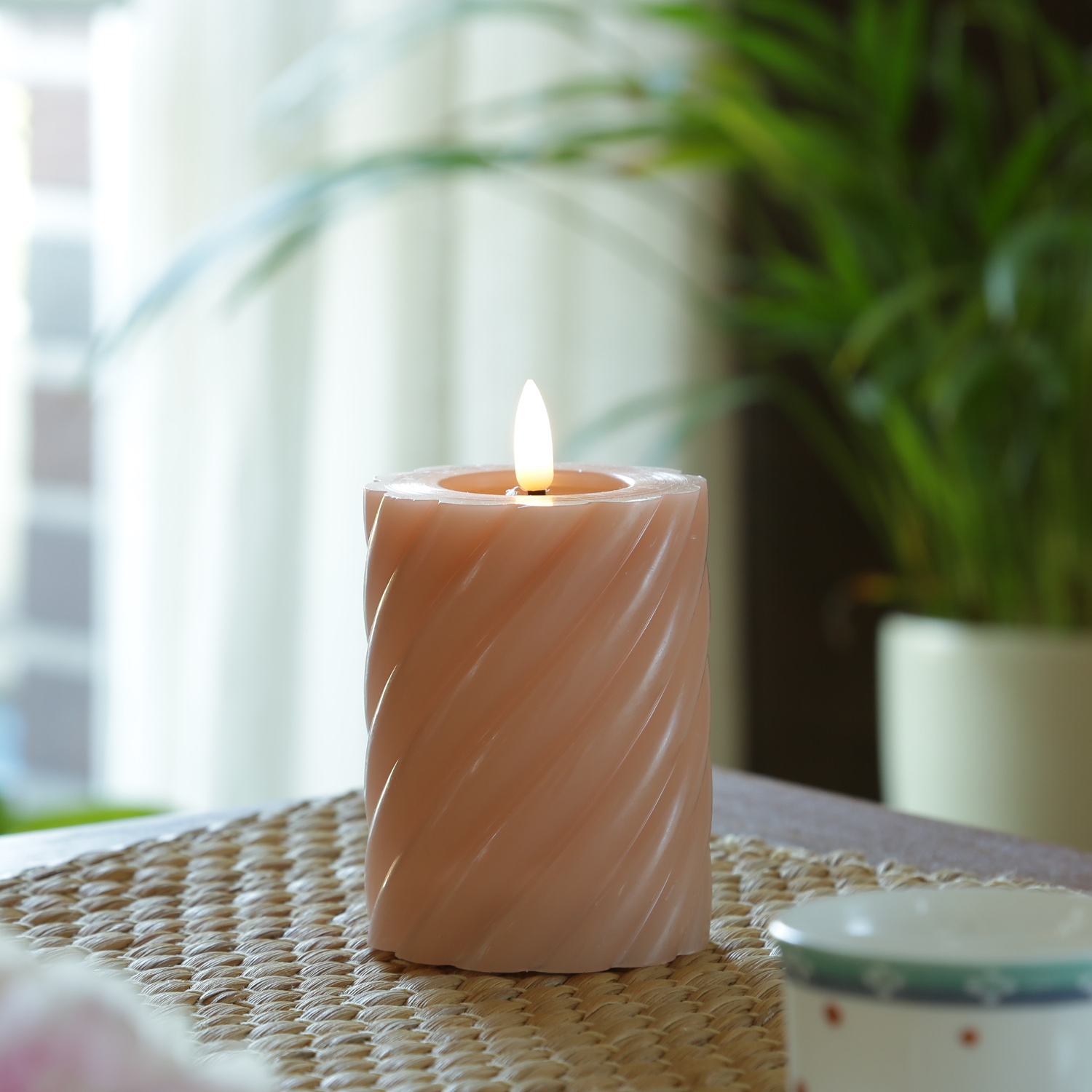 LED Stumpenkerze TWIST - Echtwachs - warmweiße 3D Flamme - H: 12,5cm - Batterie - Timer - altrosa LED Stumpenkerze TWIST - Echtwachs - warmweiße 3D Flamme - H: 12,5cm - Batterie - Timer - altrosa