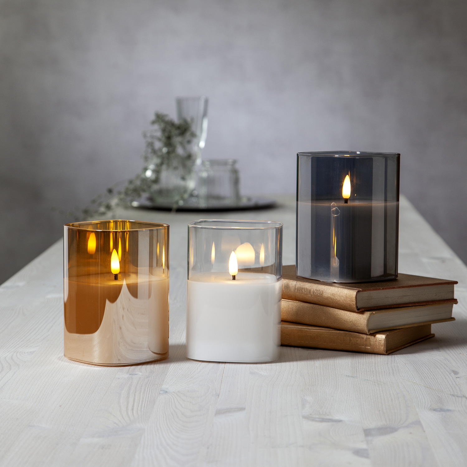 LED Kerze im Glas - Windlicht - Echtwachs - flackernde gelbe Flamme - Timer - H: 12,5cm - goldbraun LED Kerze im Glas - Windlicht - Echtwachs - flackernde gelbe Flamme - Timer - H: 12,5cm - goldbraun