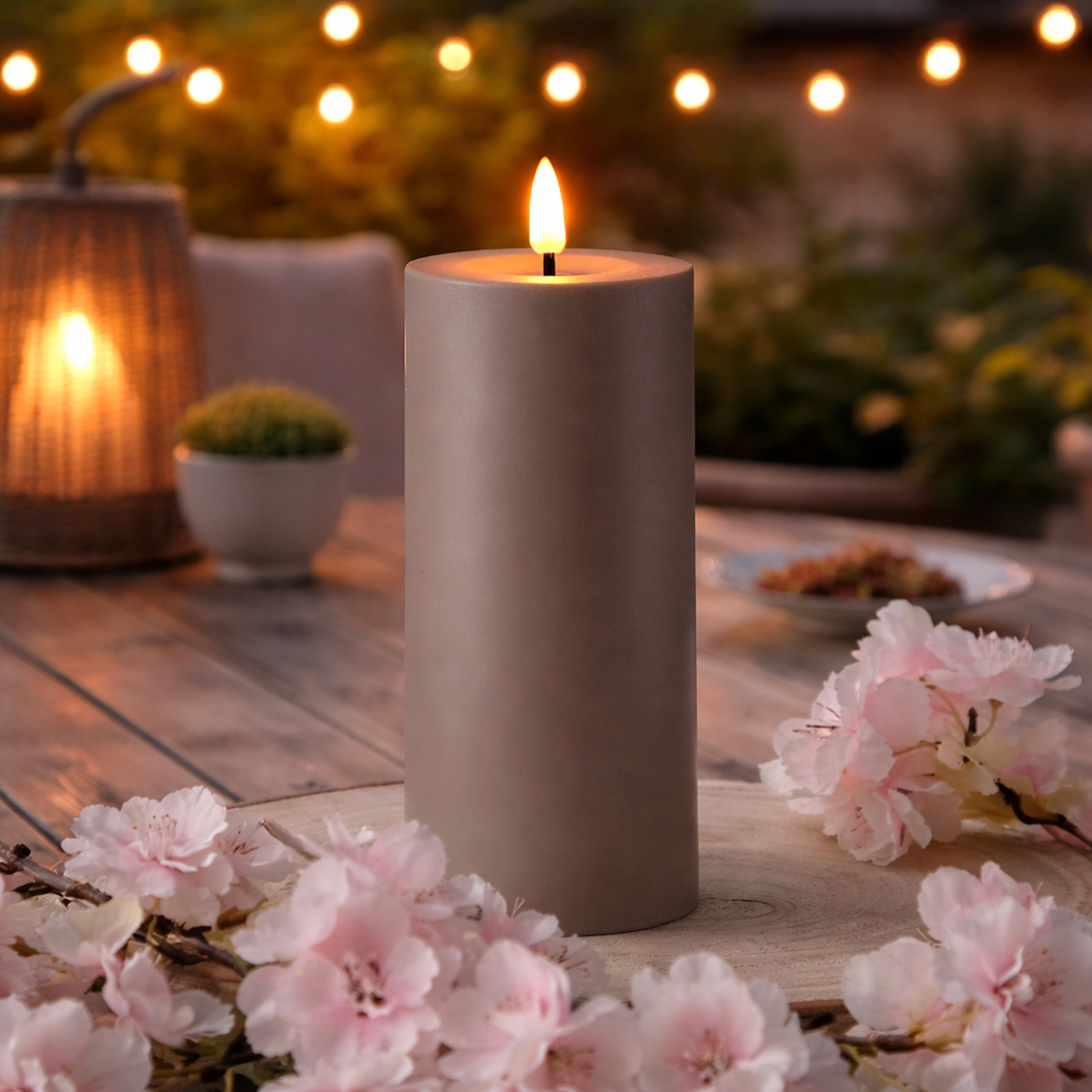 LED Solar Kerze - Outdoorkerze - H: 15cm, D: 7cm - Dämmerungssensor - für Außen - grau