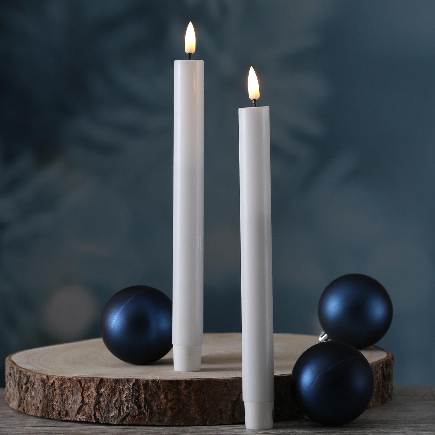 LED Stabkerzen MIA - Echtwachs - realistische 3D Flamme - H: 24cm - Batteriebetrieb - weiß - 2 Stk LED Stabkerzen MIA - Echtwachs - realistische 3D Flamme - H: 24cm - Batteriebetrieb - weiß - 2 Stk