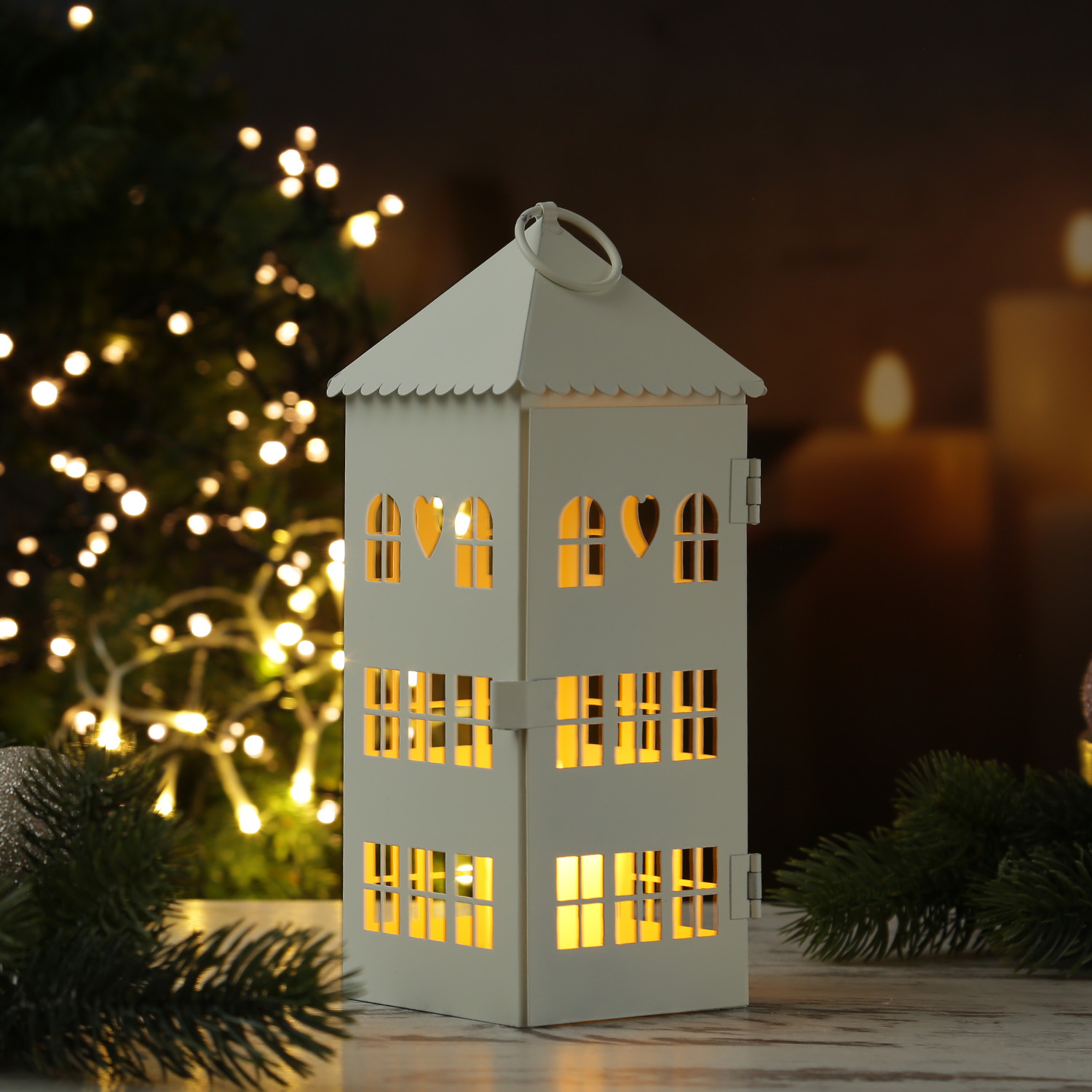 Laternen in Hausform mit Herz - 2er Set Metallhäuser - Lichthäuser - H: 30cm/23cm - weiß Laternen in Hausform mit Herz - 2er Set Metallhäuser - Lichthäuser - H: 30cm/23cm - weiß