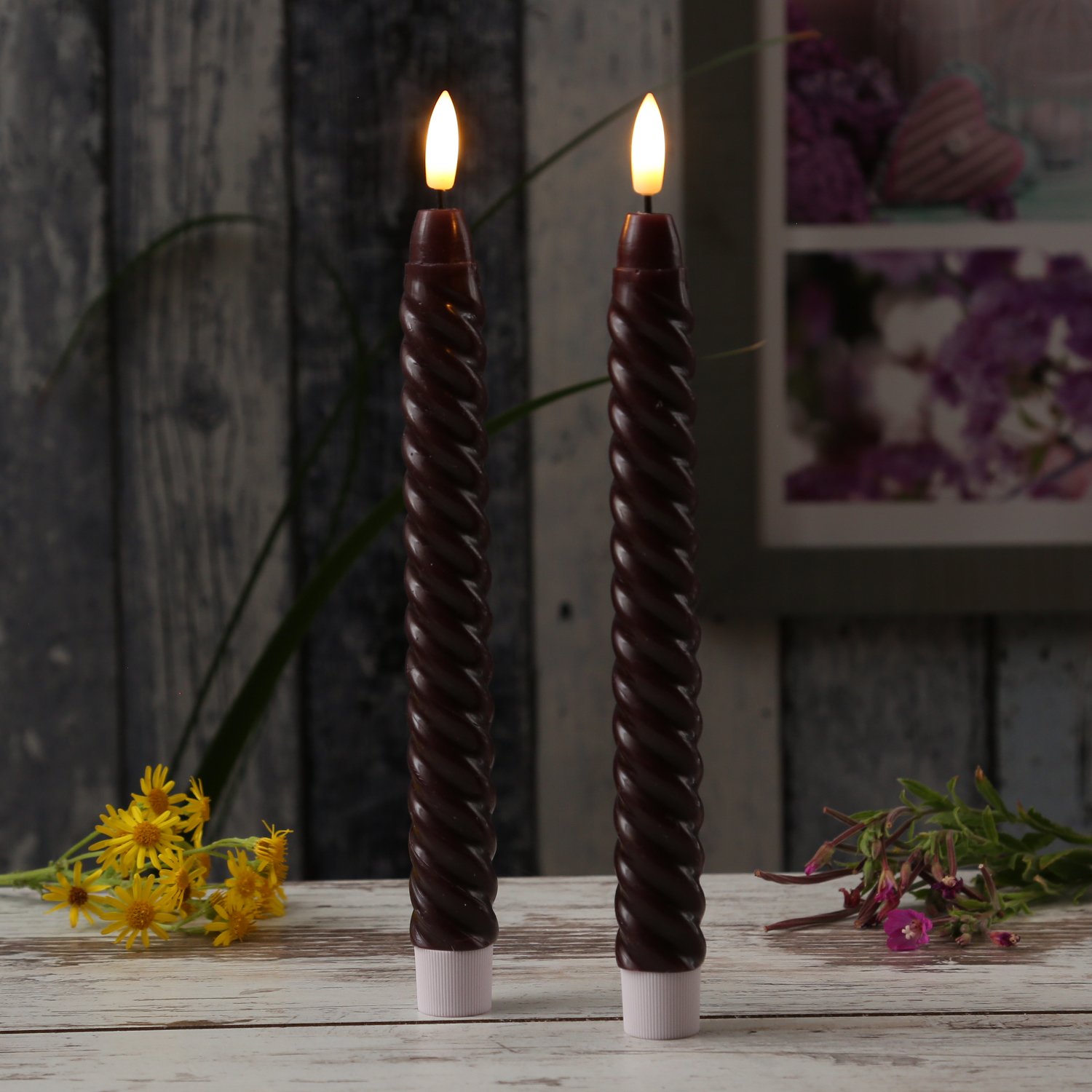 LED Stabkerzen SWIRL - Echtwachs - flackernde 3D Flamme - H: 25cm - Timer - weinrot - 2er Set LED Stabkerzen SWIRL - Echtwachs - flackernde 3D Flamme - H: 25cm - Timer - weinrot - 2er Set