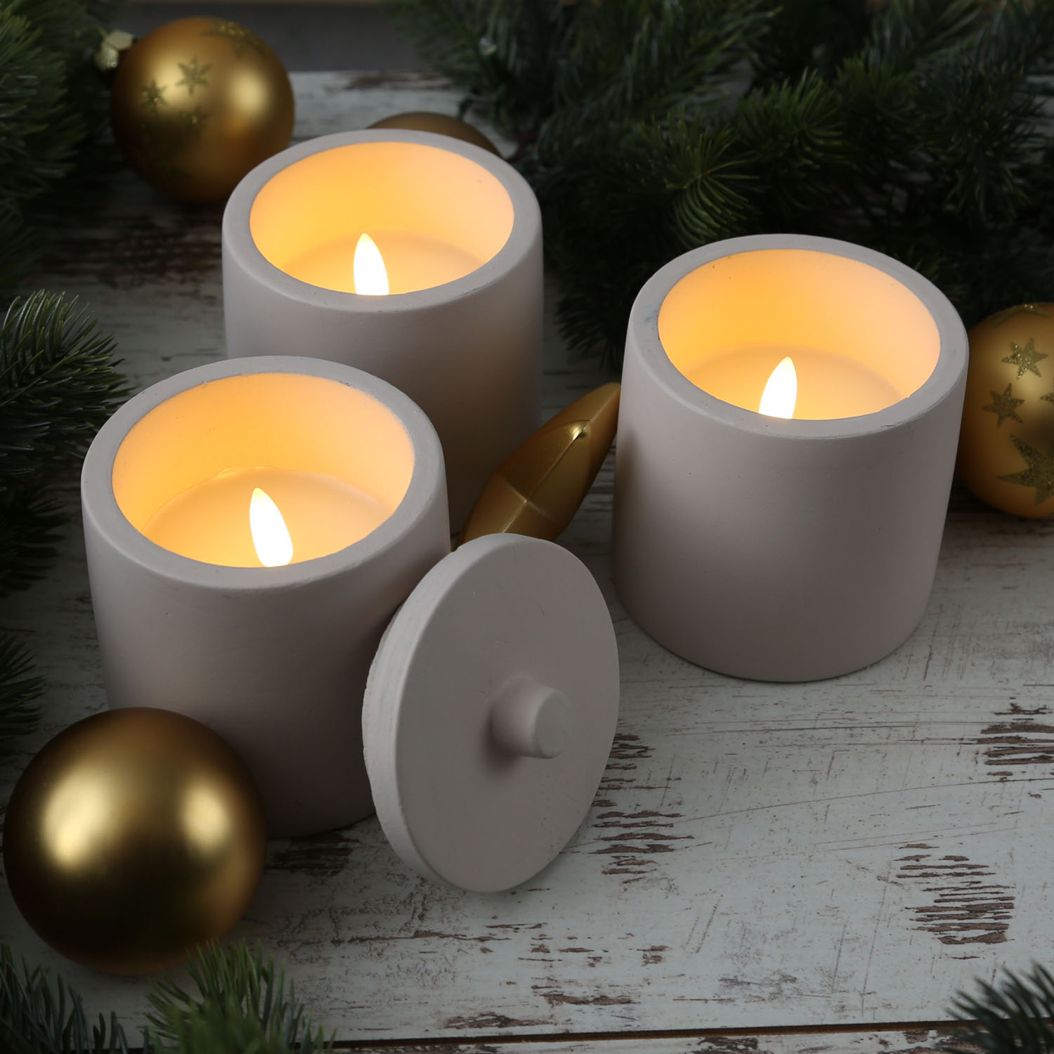 LED Kerzen im Topf - mit Deckel - Betonoptik - Timer - H: 10cm D: 8cm - weiß - 3er Set LED Kerzen im Topf - mit Deckel - Betonoptik - Timer - H: 10cm D: 8cm - weiß - 3er Set