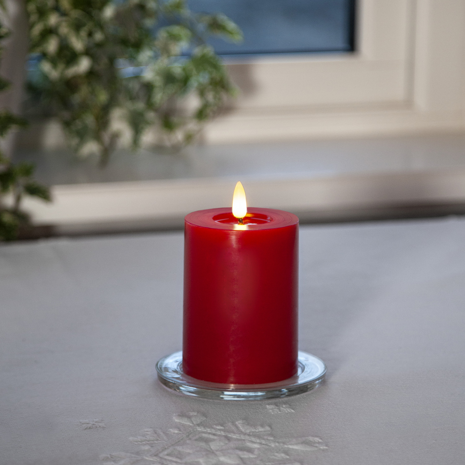 LED Stumpenkerze LINA - Echtwachs - realistische 3D Flamme - H: 12,5cm - Batterie - Timer - rot