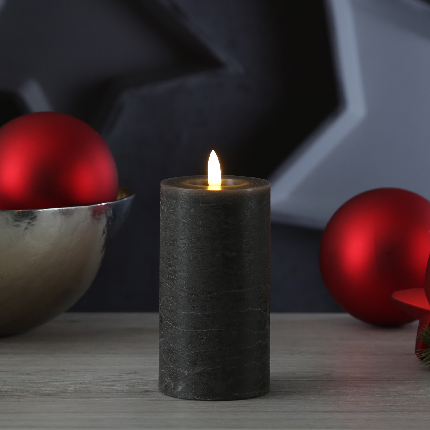 LED Kerze LINA - Rustik-Optik - Echtwachs - 3D Flamme - H: 15cm - D: 7cm - Batterie - Timer - grau LED Kerze LINA - Rustik-Optik - Echtwachs - 3D Flamme - H: 15cm - D: 7cm - Batterie - Timer - grau