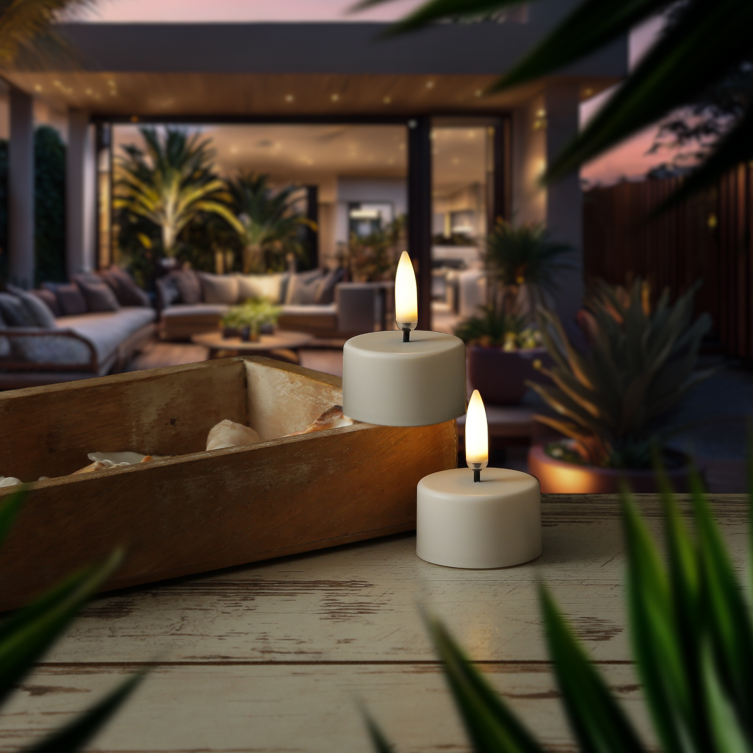 LED Mini Teelichter - 2 wiederaufladbare LED Teelichter mit Ladestation - Timer - für Außen