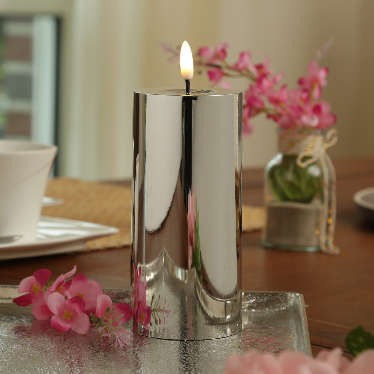 LED Kerze - Kunststoff - 3D Flamme - Timer - H: 17,5cm - D: 7,5cm - silber glänzend