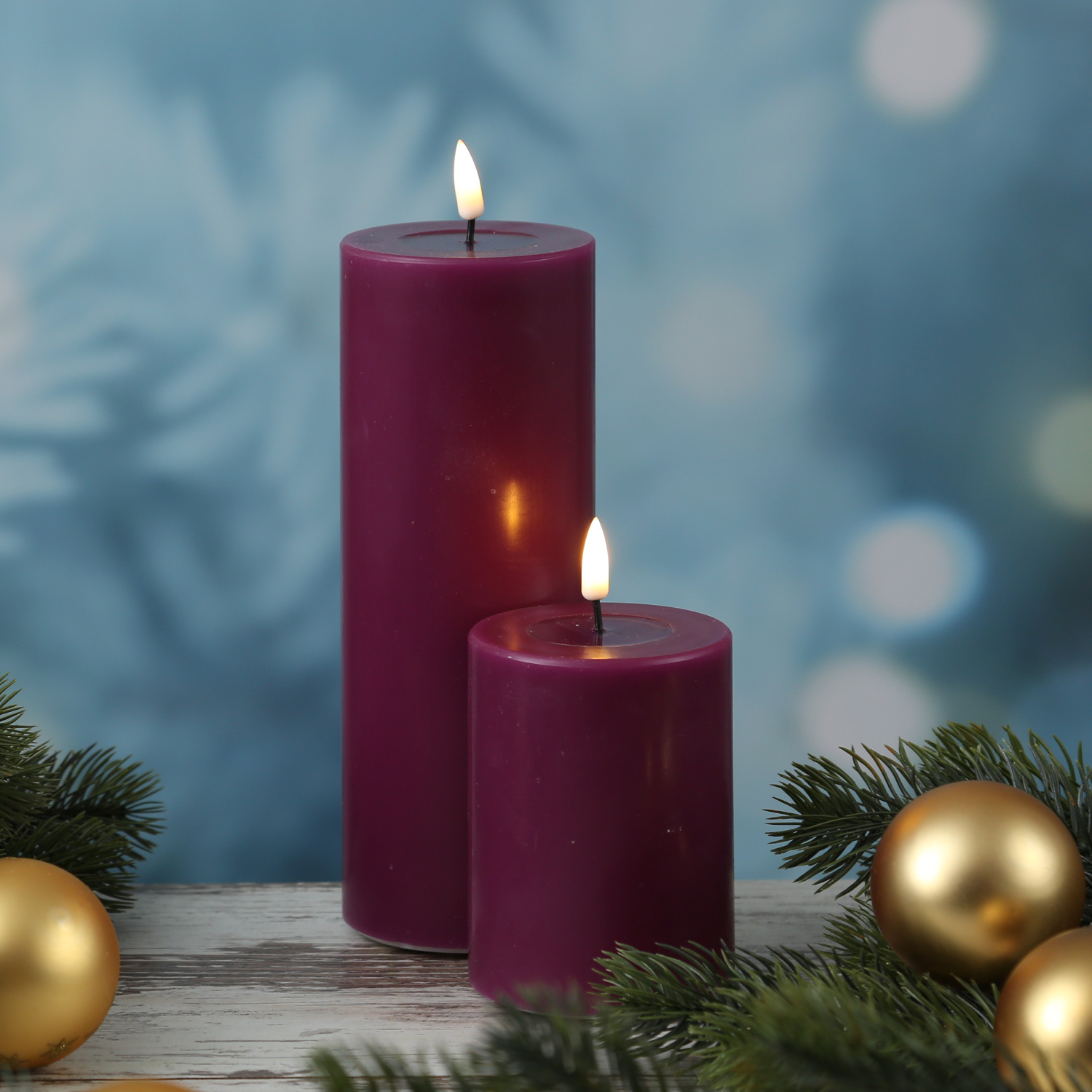 LED Stumpenkerze MIA - Echtwachs - realistische 3D Flamme - H: 20cm - D: 7,5cm - beere